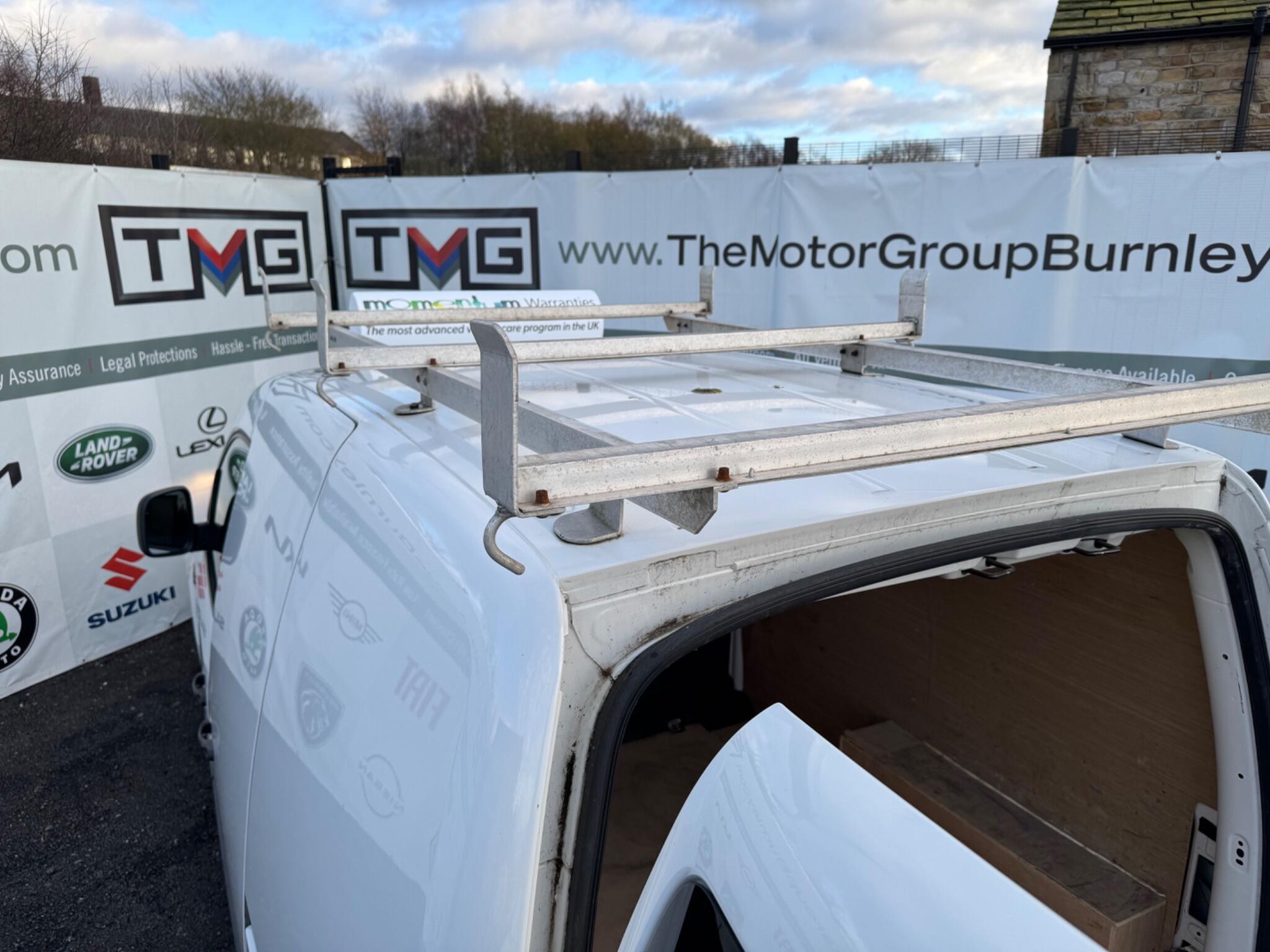 Volkswagen Caddy - Image 15