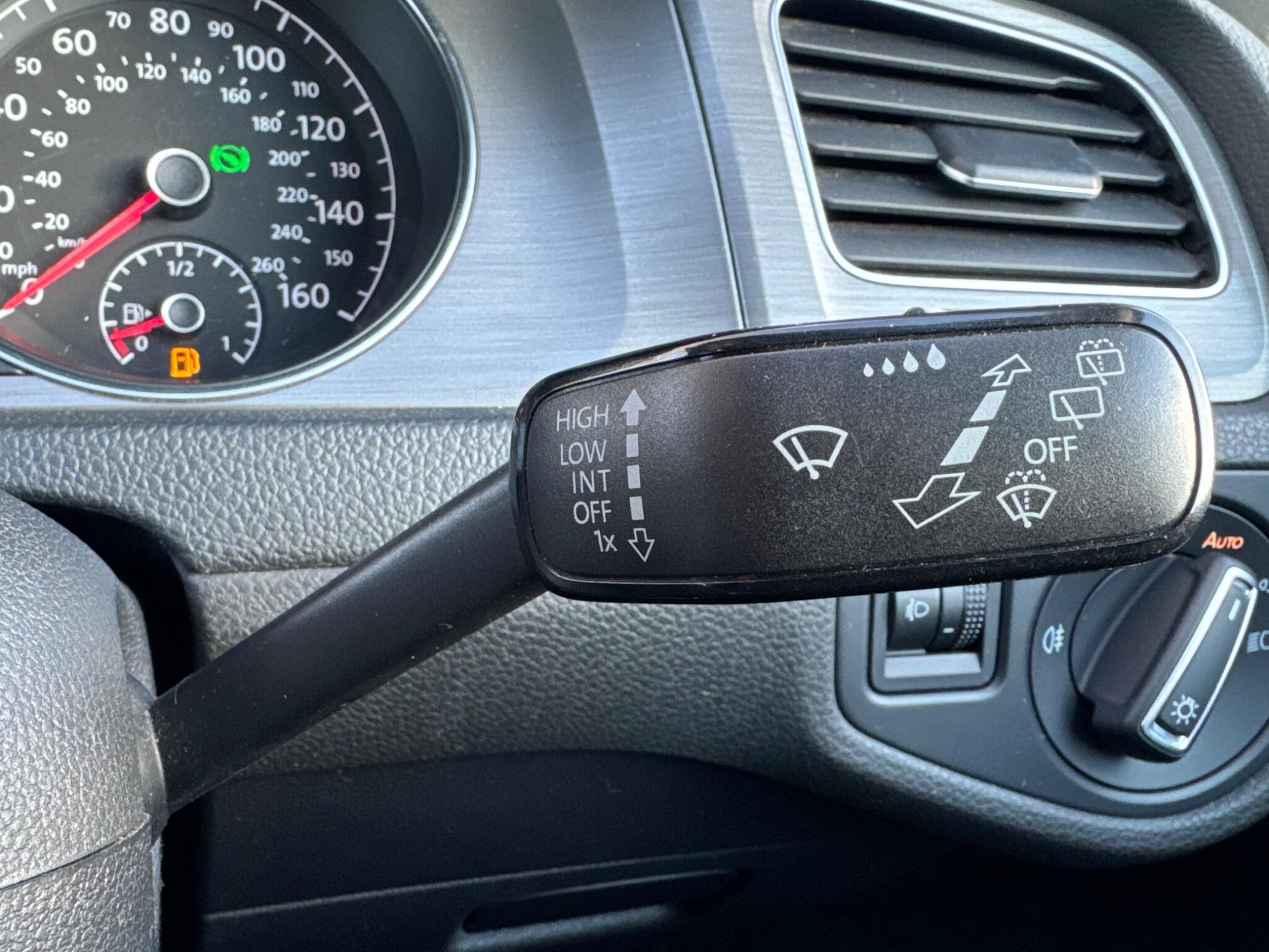Volkswagen Golf - Image 50