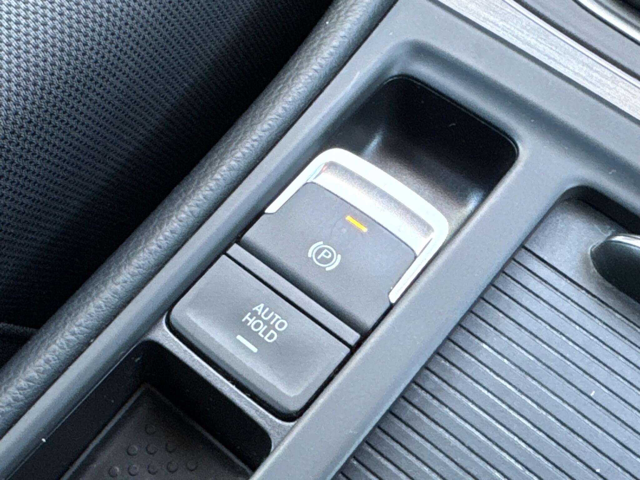Volkswagen Golf - Image 23