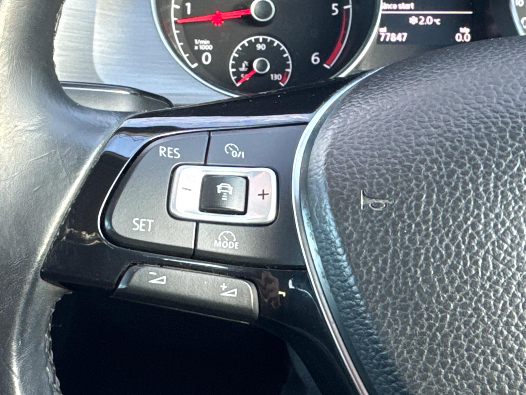 Volkswagen Golf - Image 24