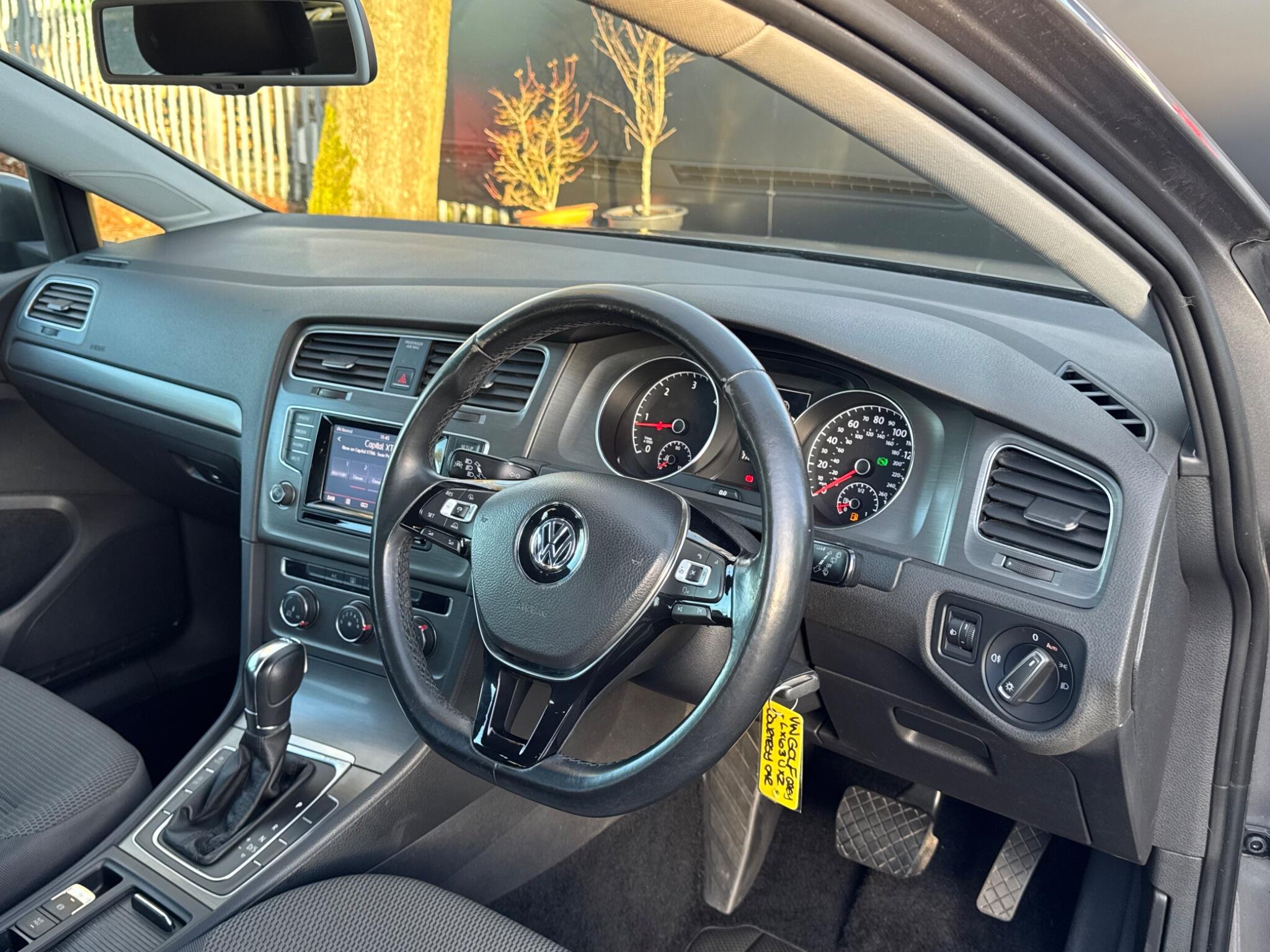 Volkswagen Golf - Image 12