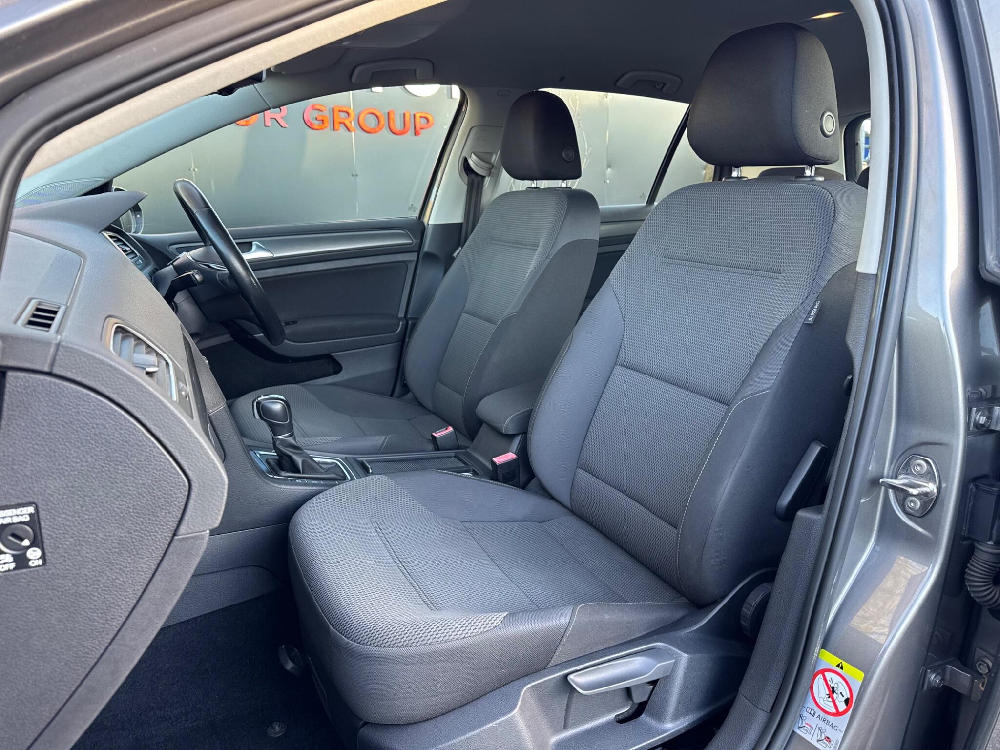 Volkswagen Golf - Image 44