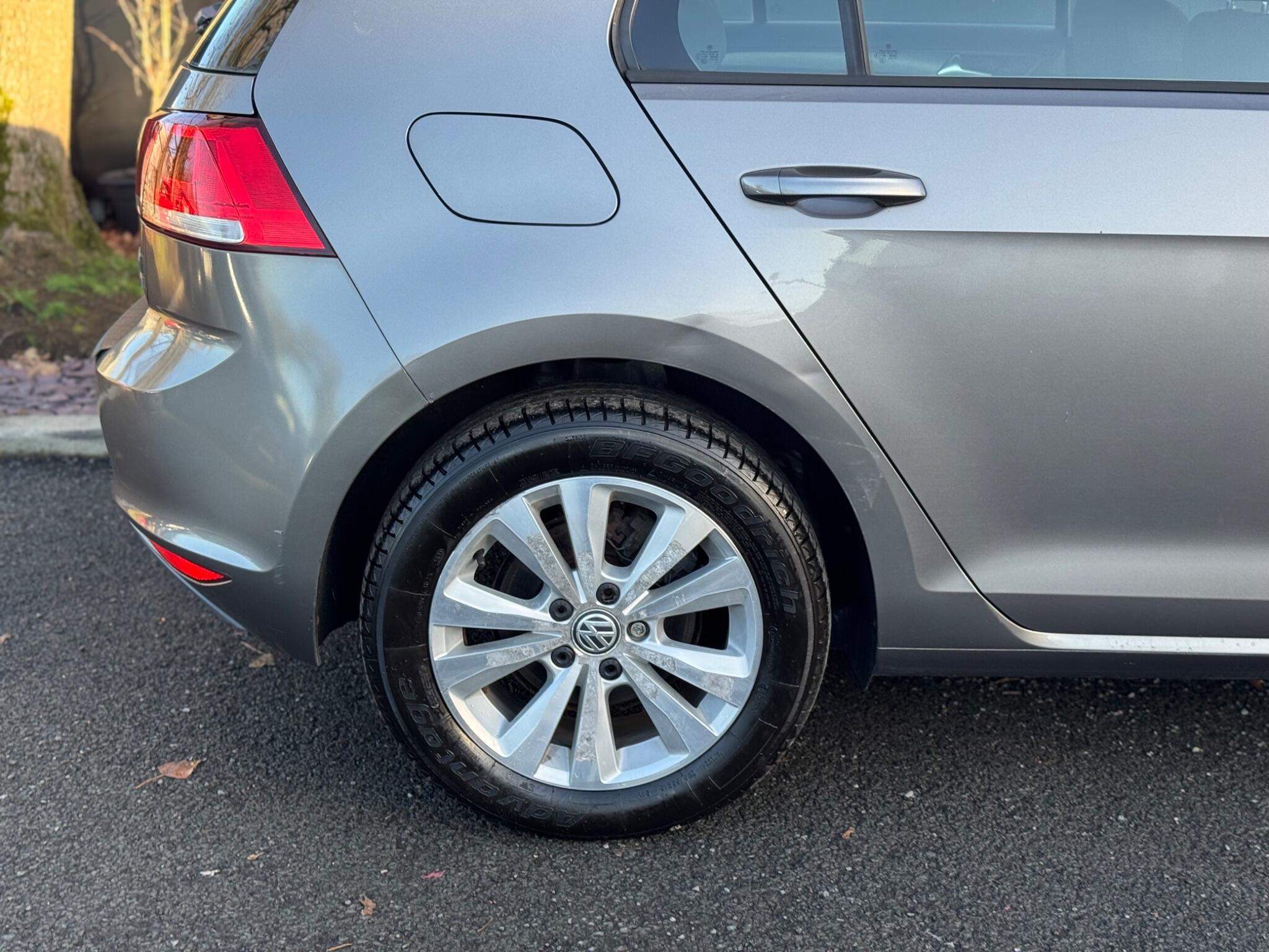 Volkswagen Golf - Image 34
