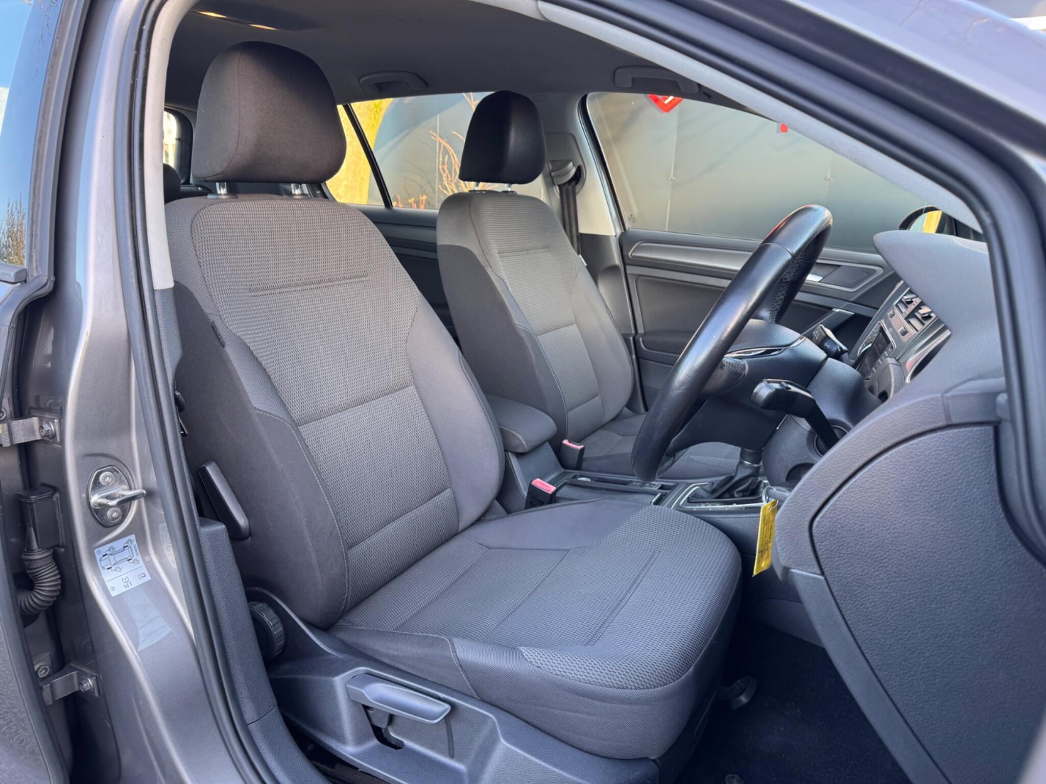 Volkswagen Golf - Image 17