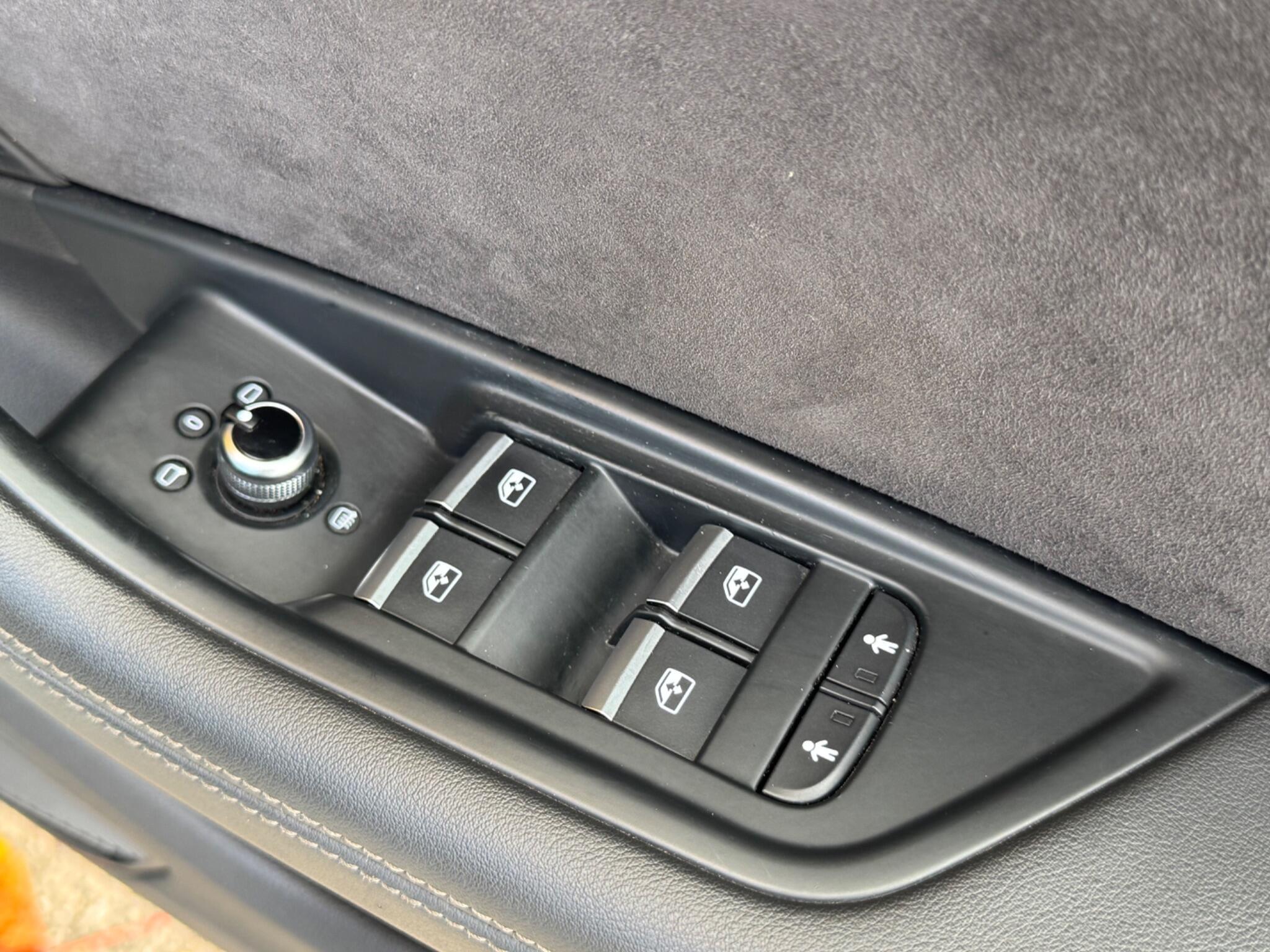 Audi A4 - Image 58