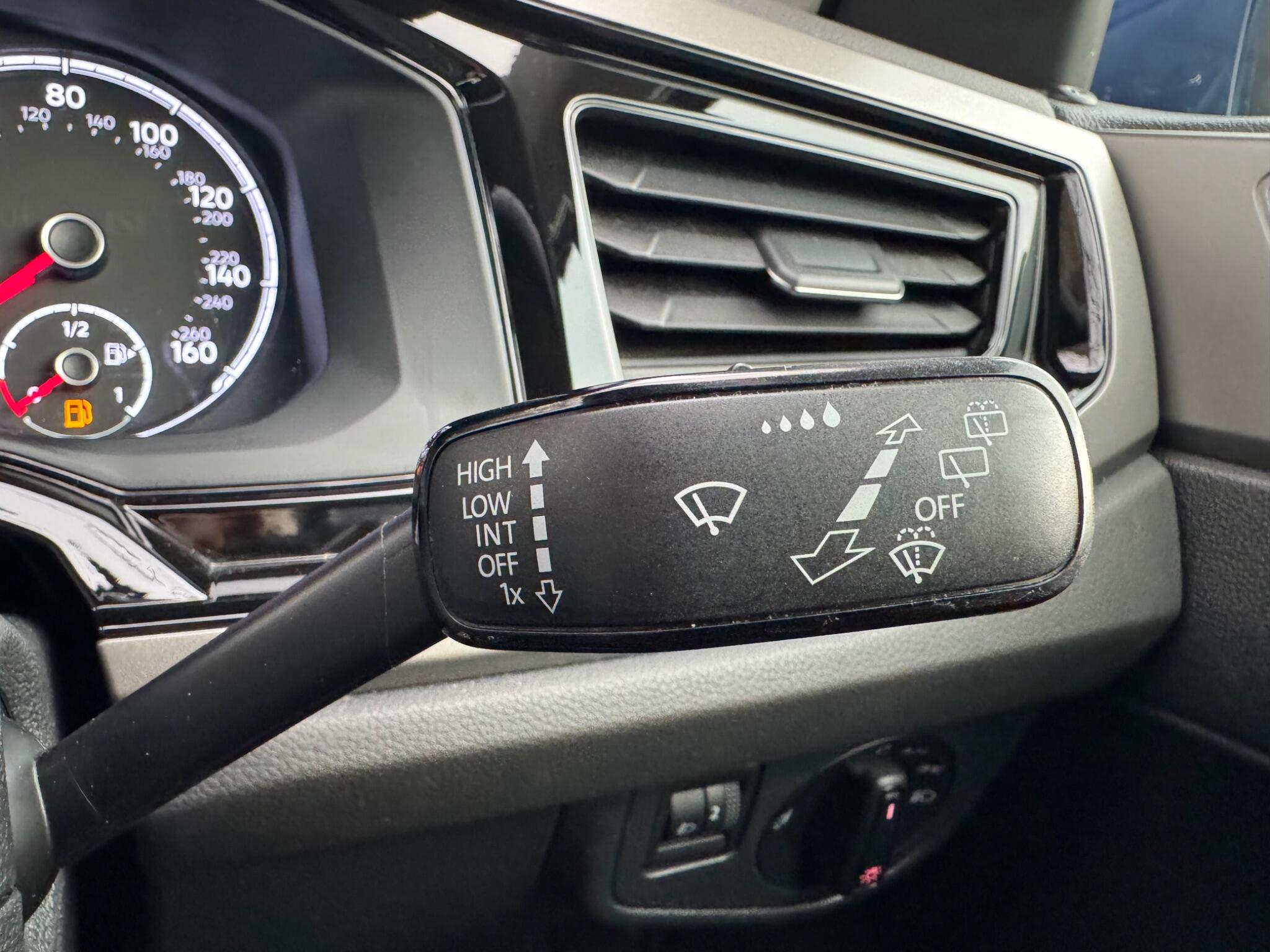 Volkswagen Polo - Image 35
