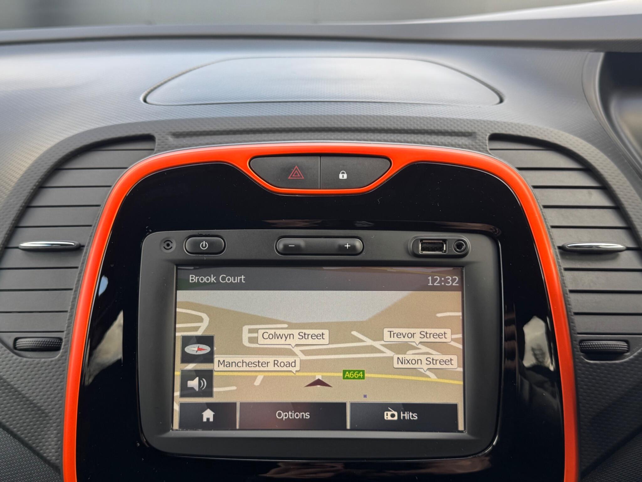 Renault Captur - Image 24