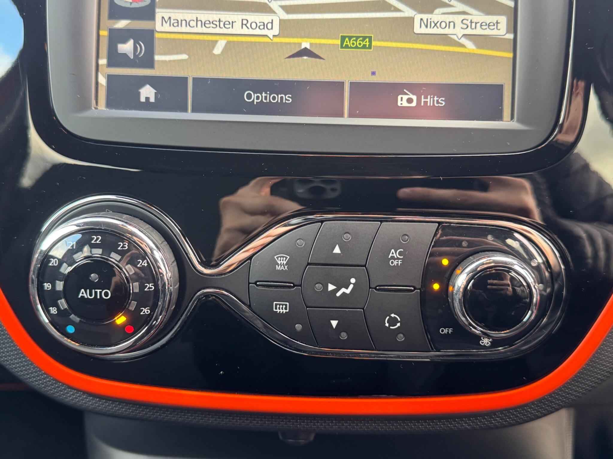 Renault Captur - Image 31