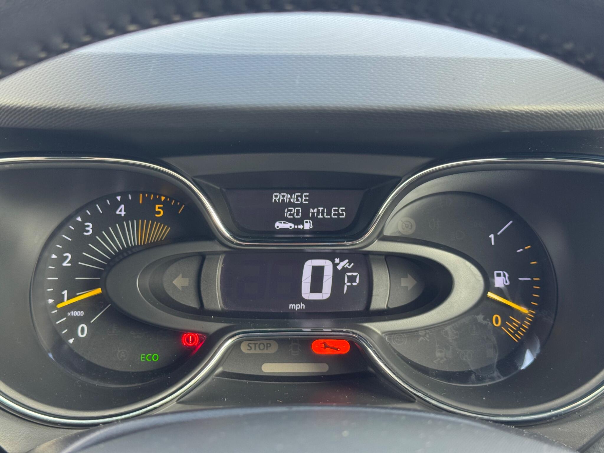 Renault Captur - Image 32