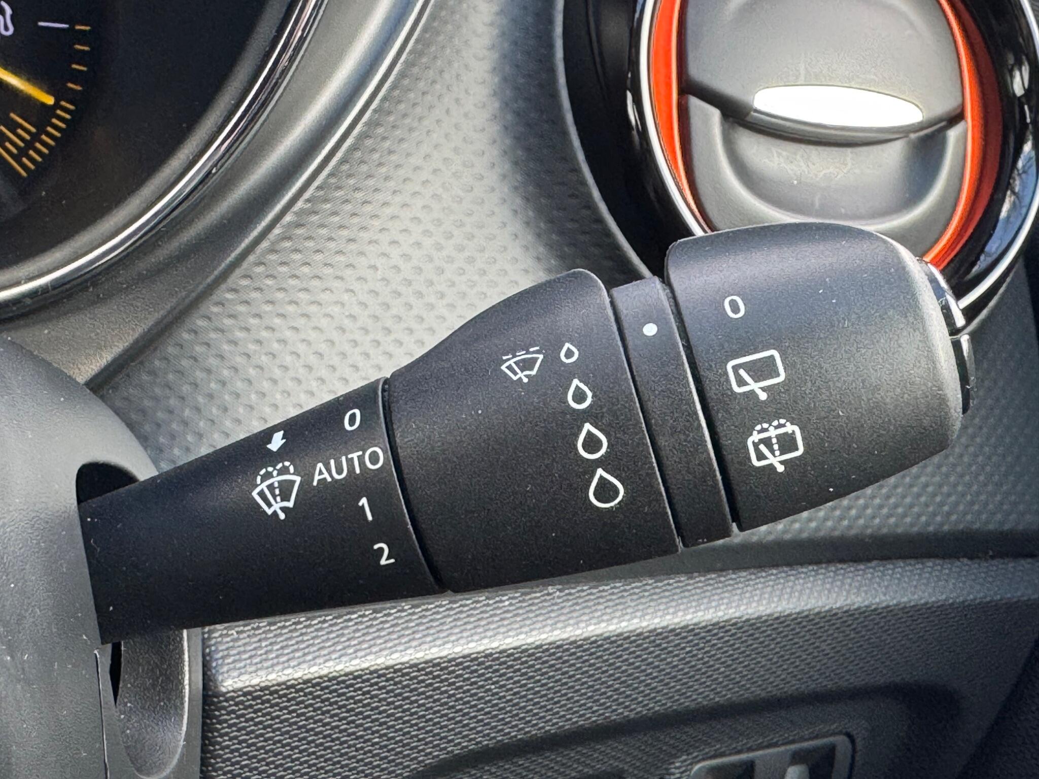 Renault Captur - Image 36