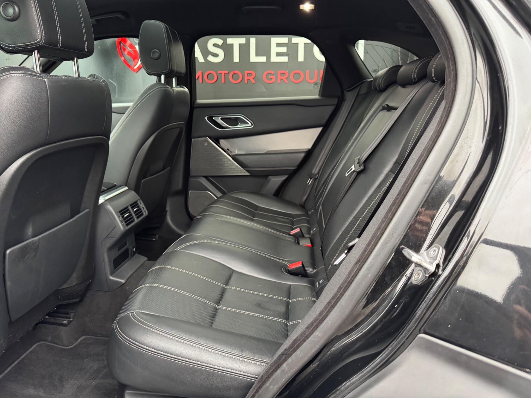 Land Rover Range Rover Velar - Image 14