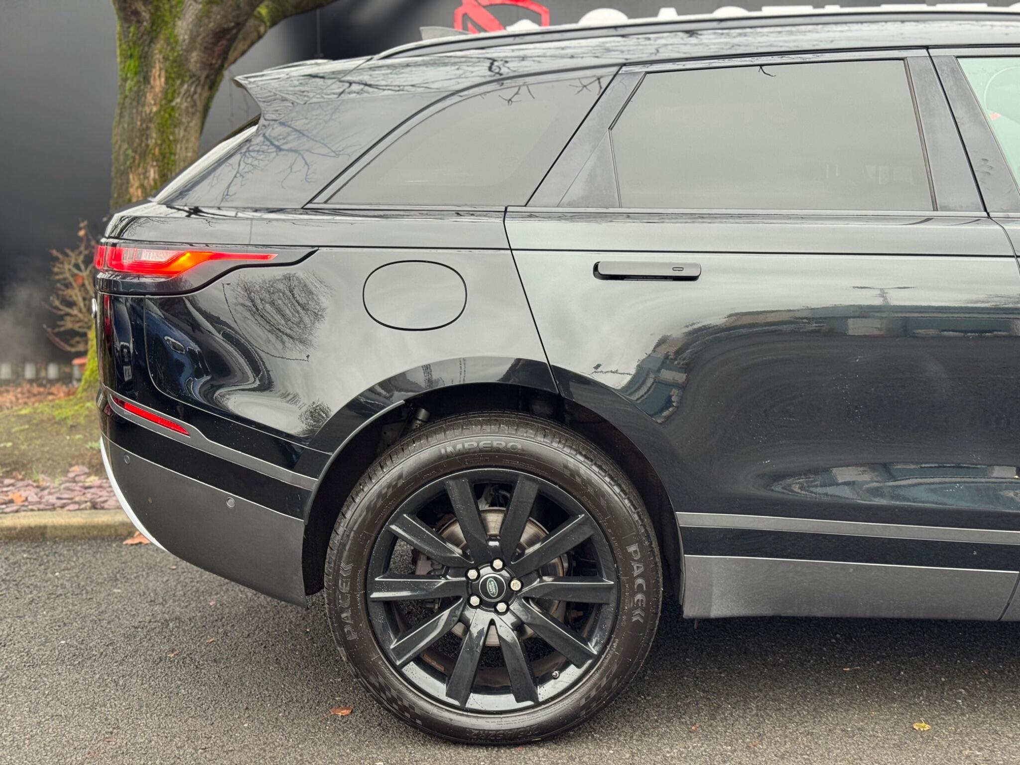 Land Rover Range Rover Velar - Image 16