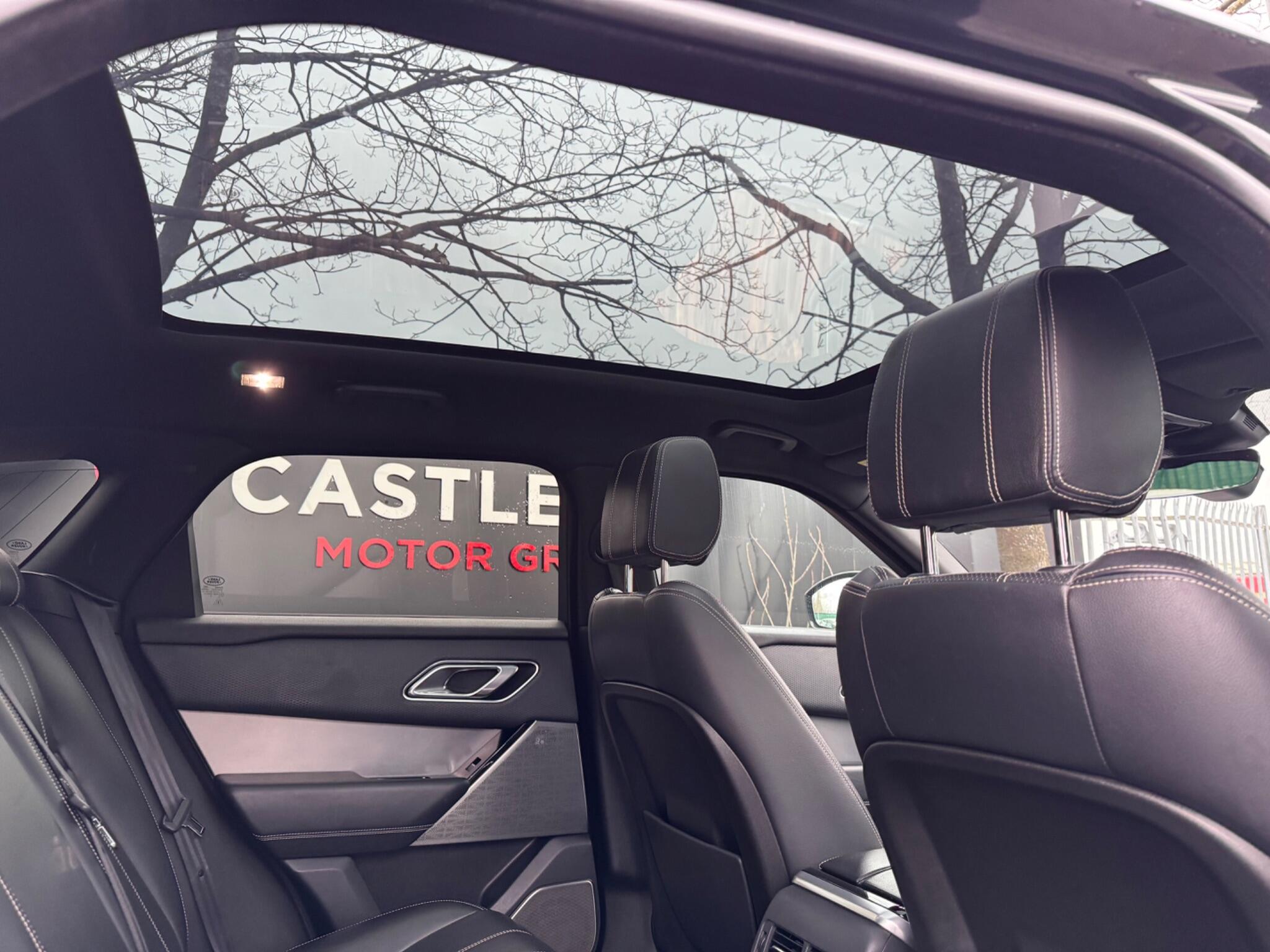 Land Rover Range Rover Velar - Image 22