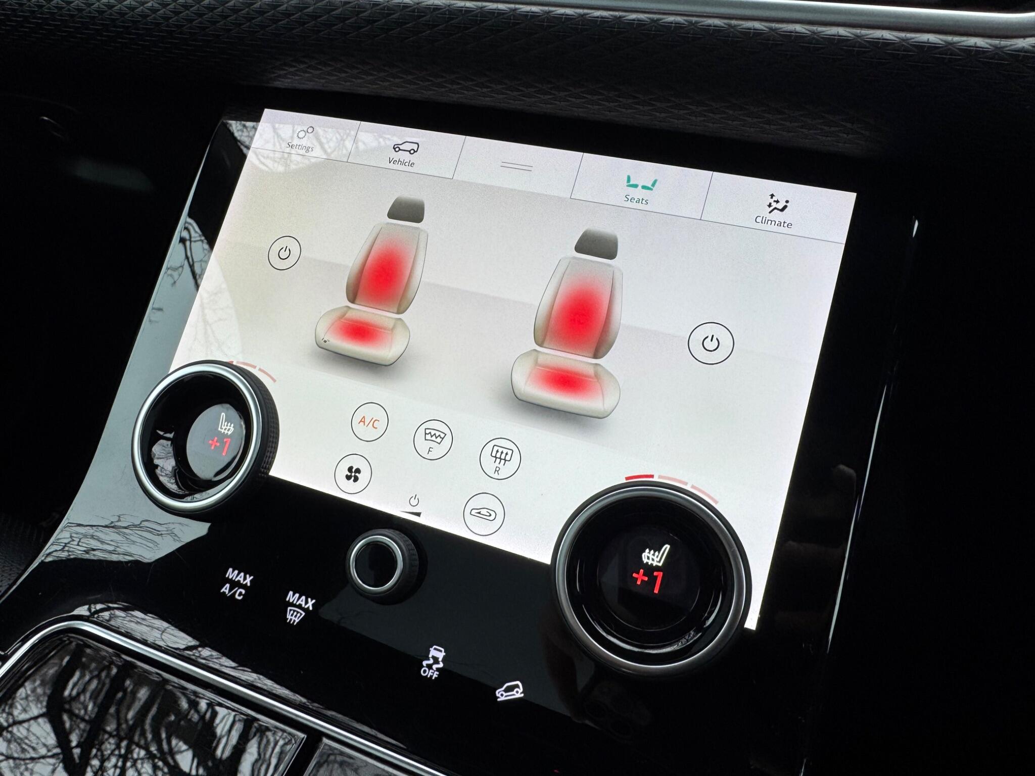 Land Rover Range Rover Velar - Image 25
