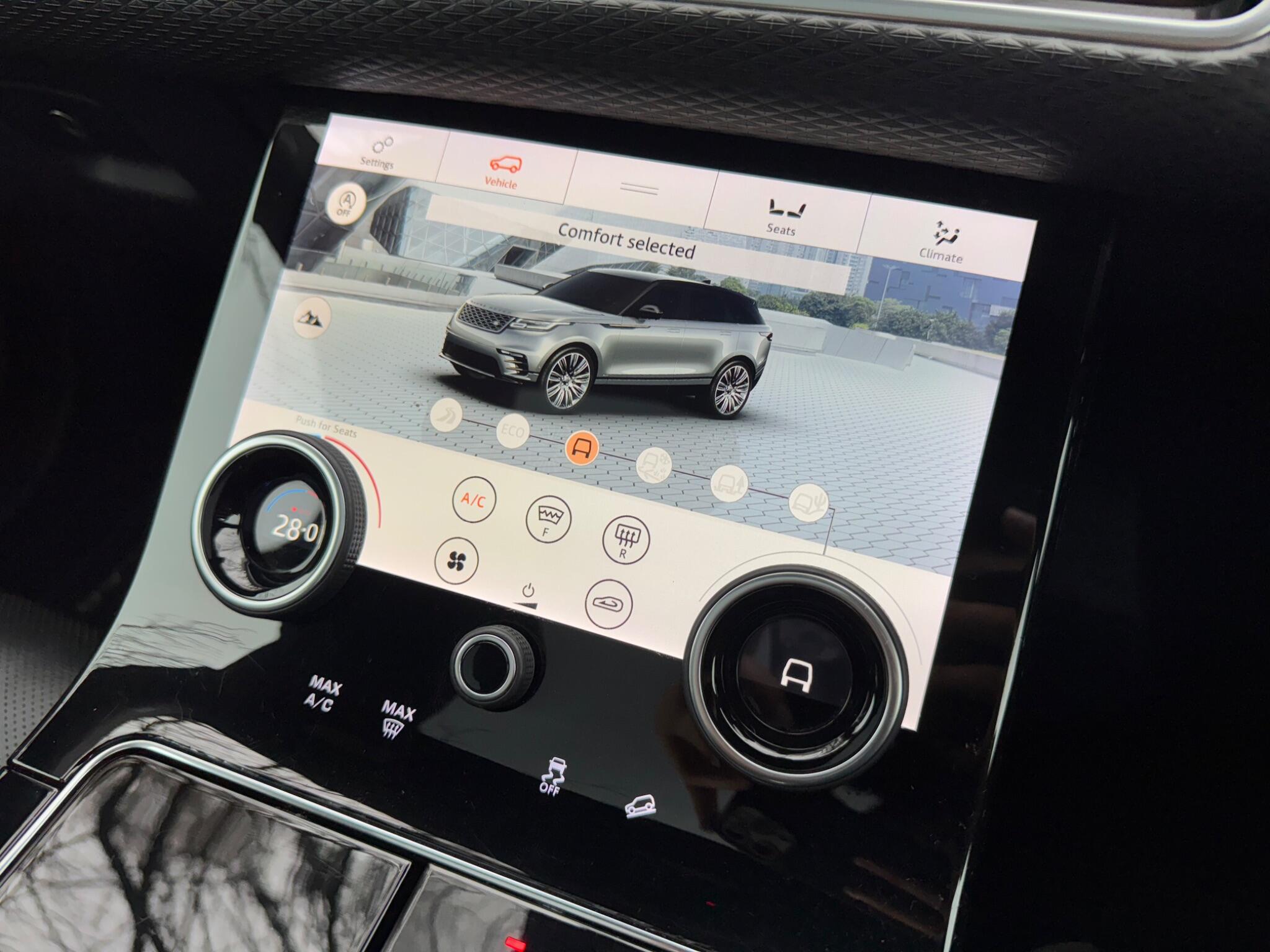 Land Rover Range Rover Velar - Image 29