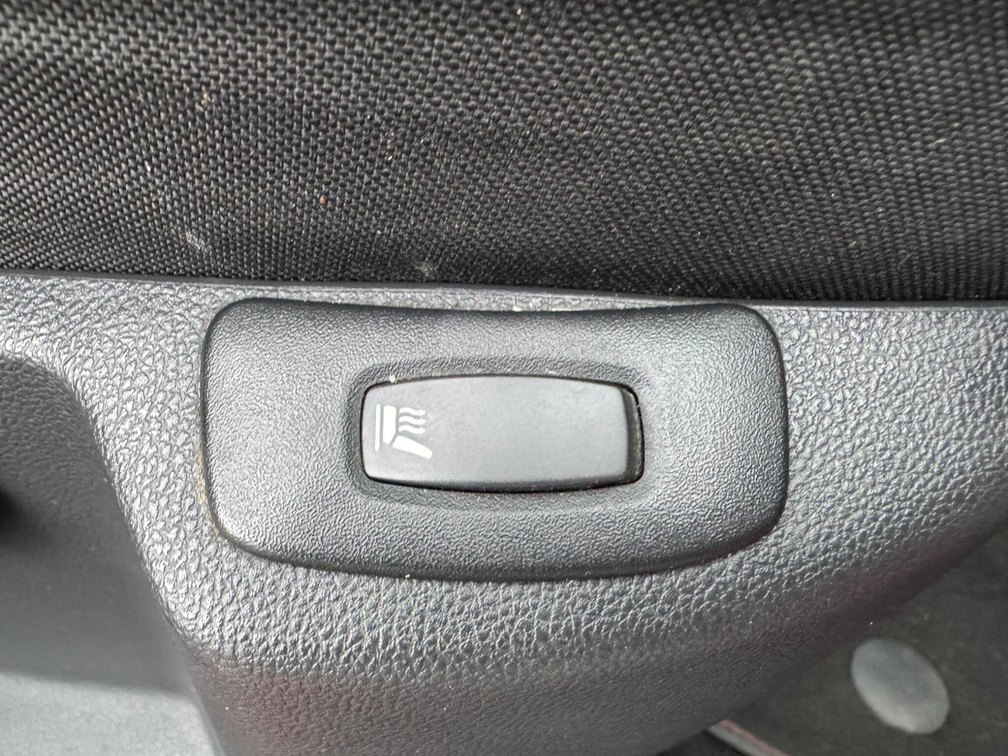 Renault Captur - Image 18