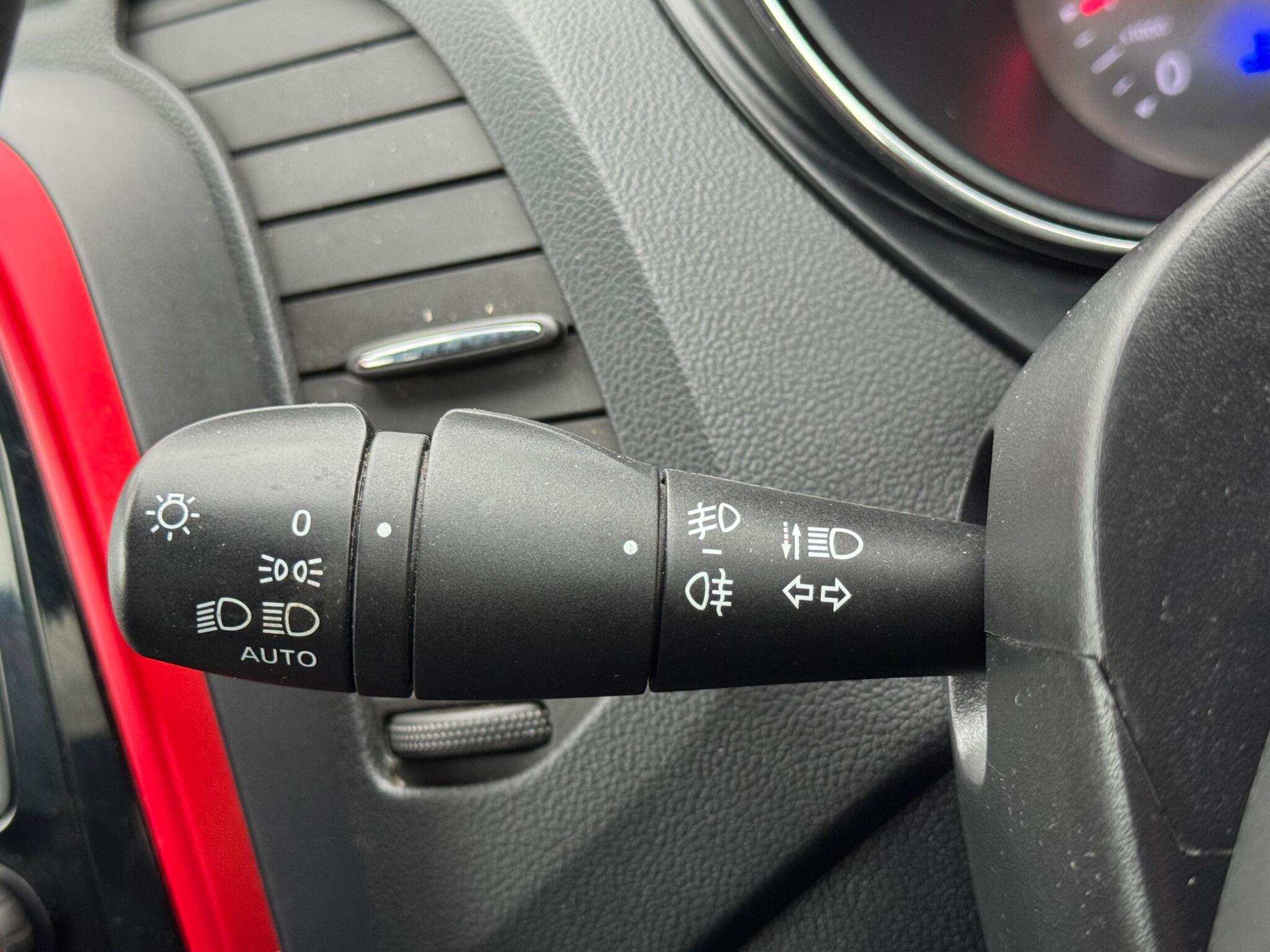 Renault Captur - Image 29