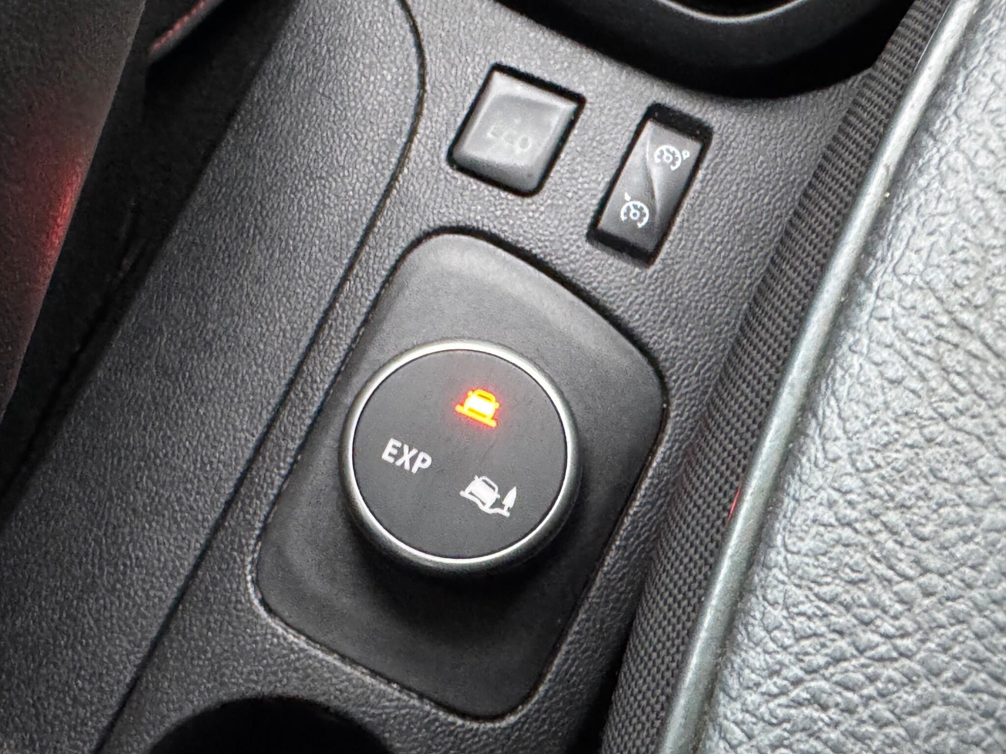 Renault Captur - Image 31