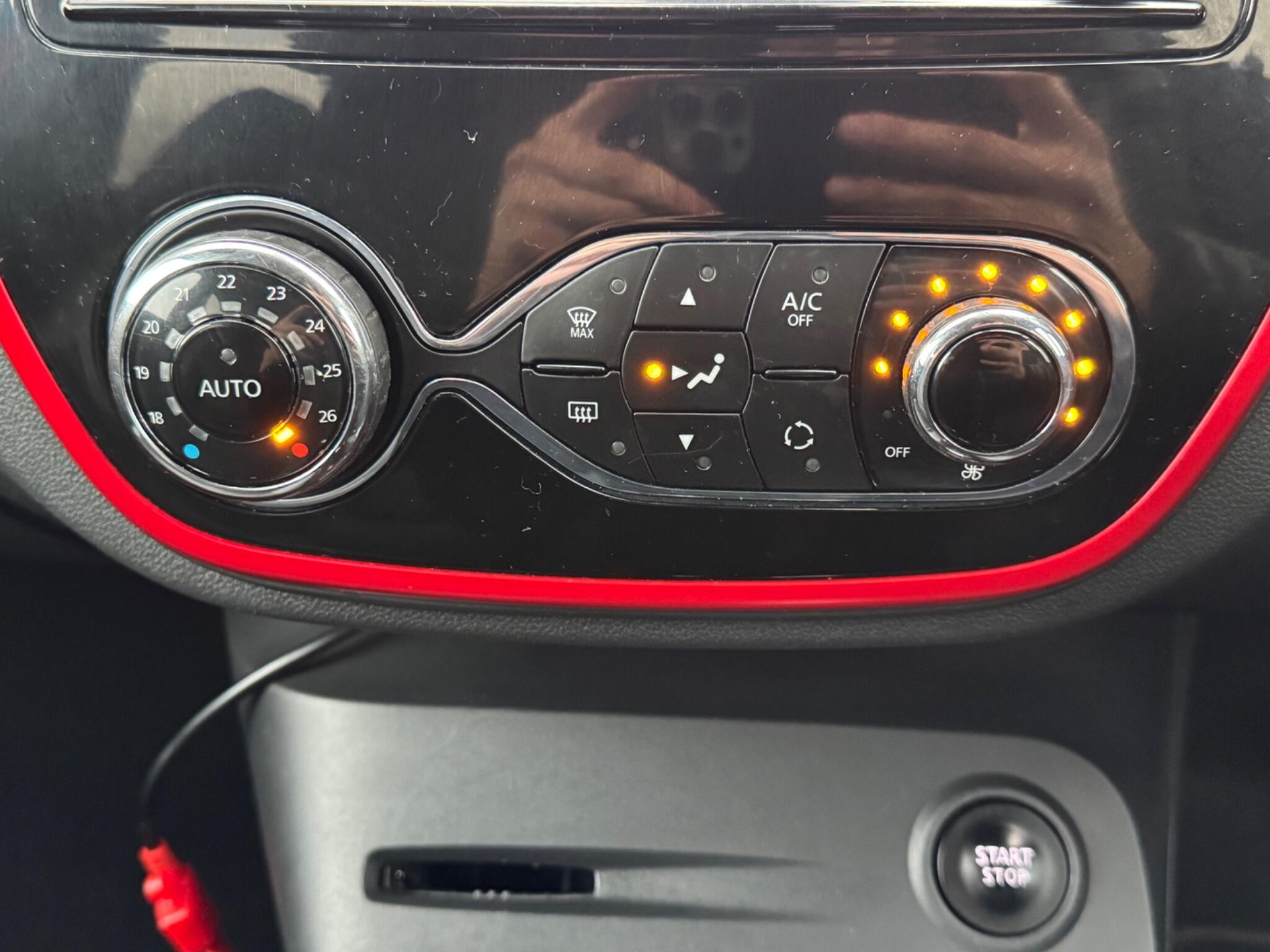 Renault Captur - Image 38