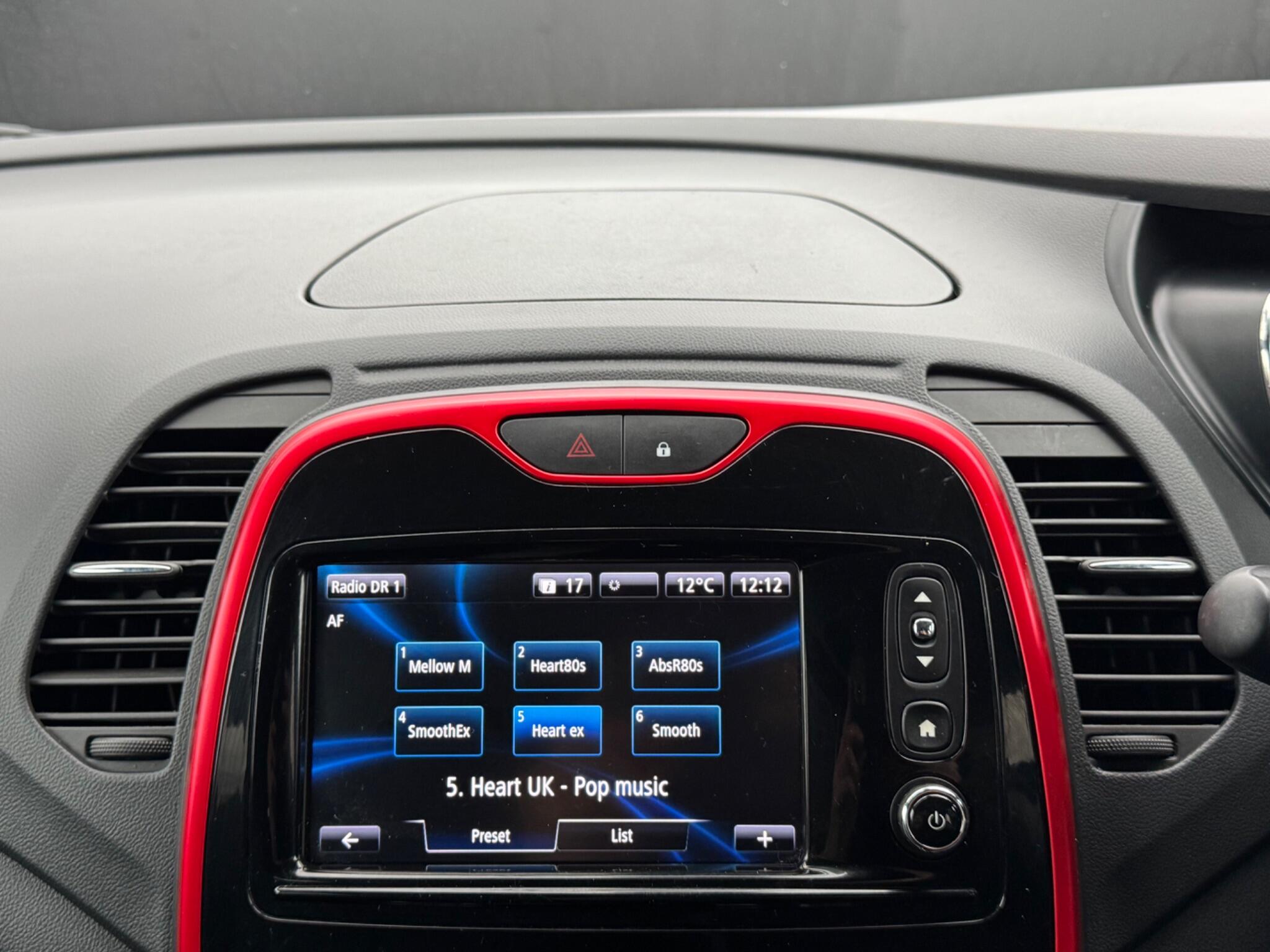 Renault Captur - Image 40