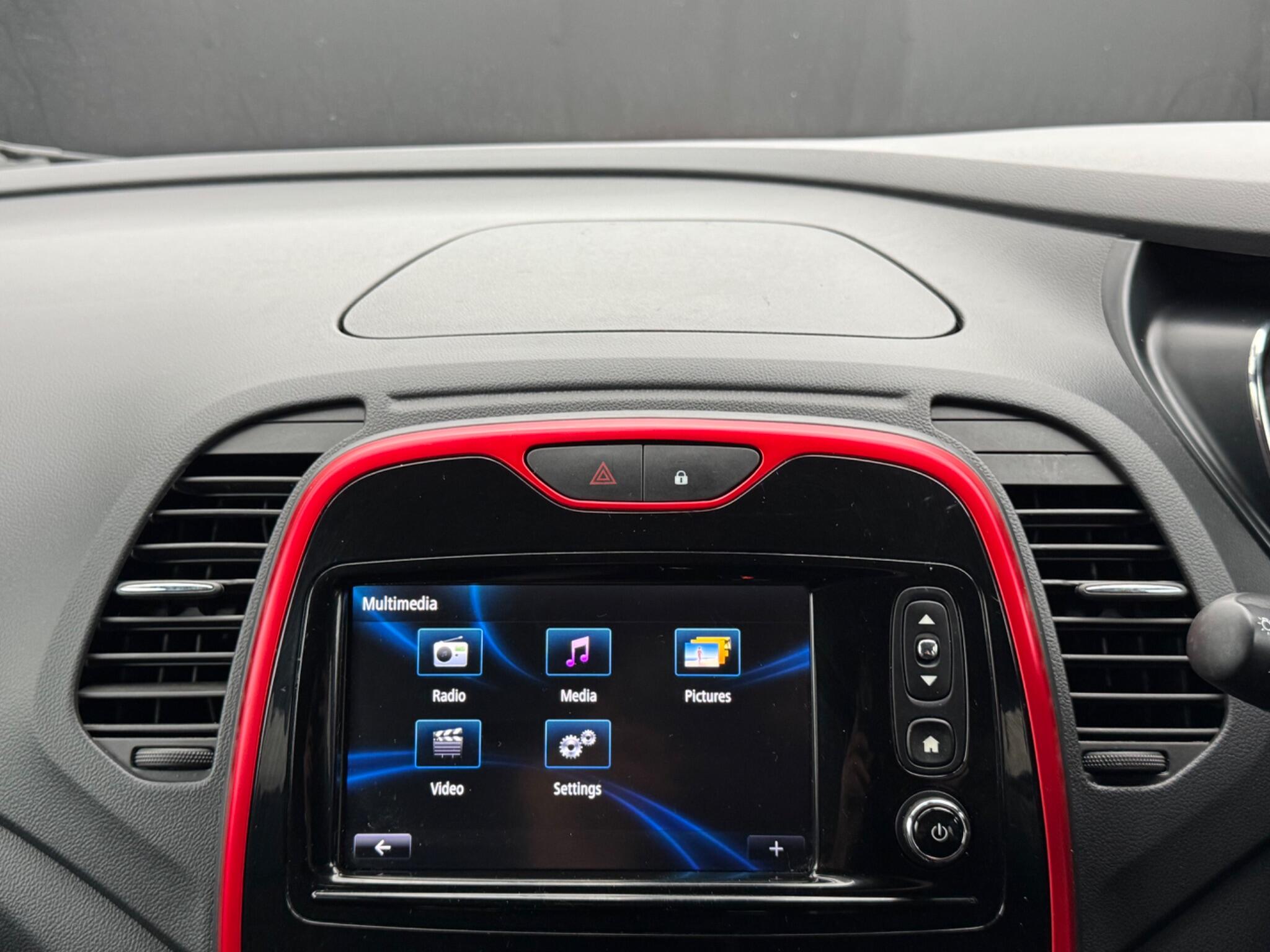 Renault Captur - Image 42