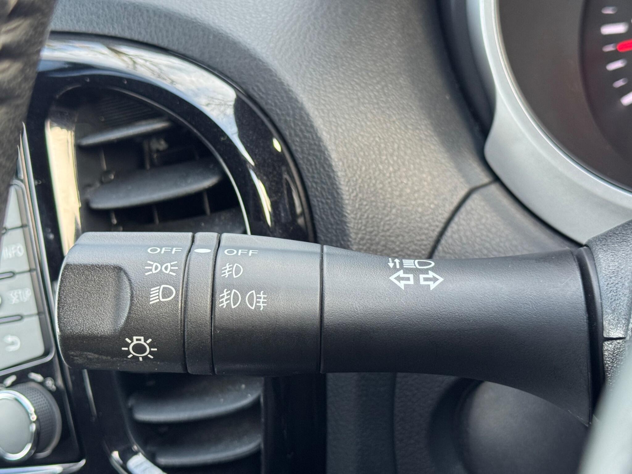 Nissan Juke - Image 25