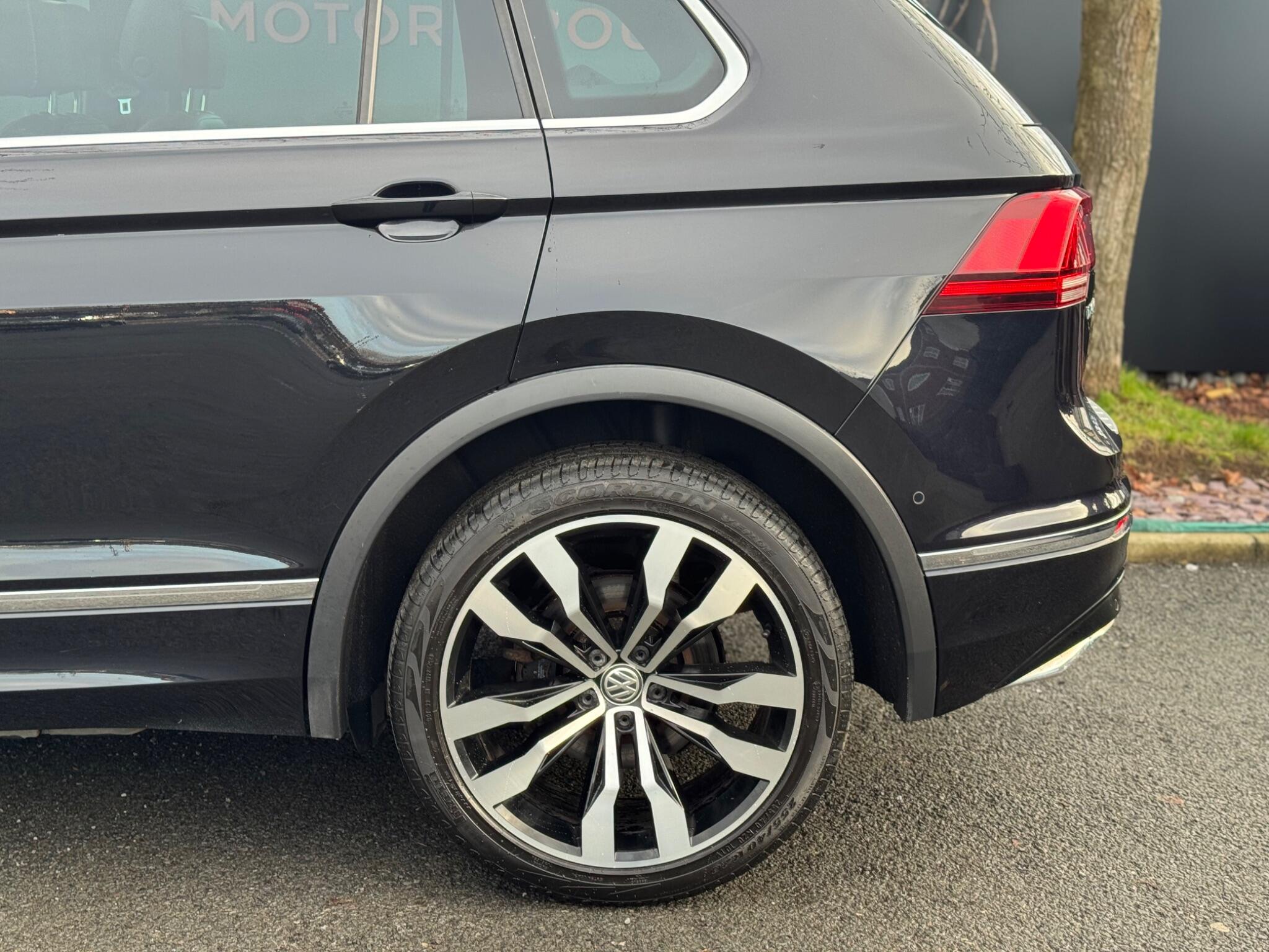 Volkswagen Tiguan - Image 14