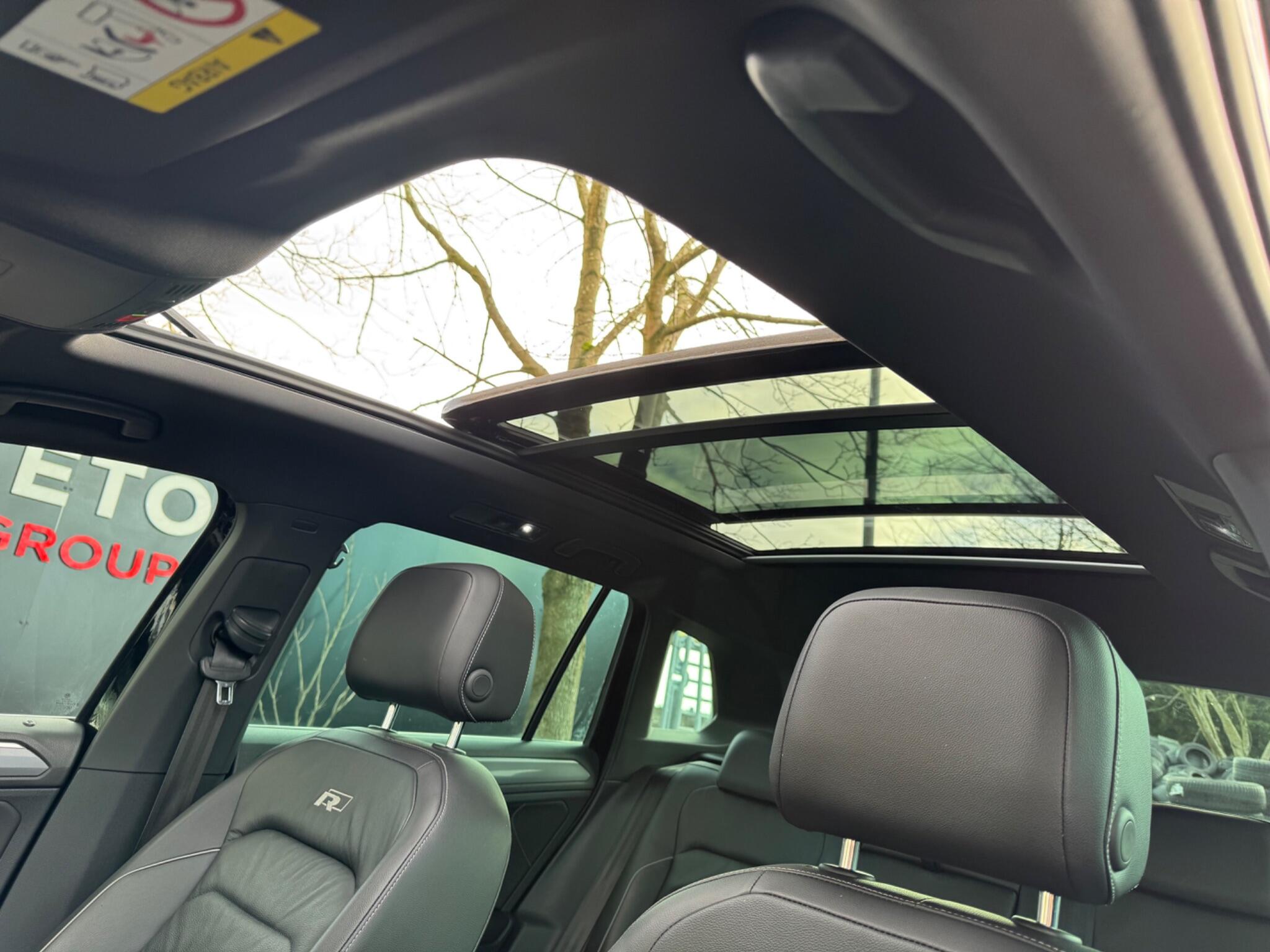 Volkswagen Tiguan - Image 18