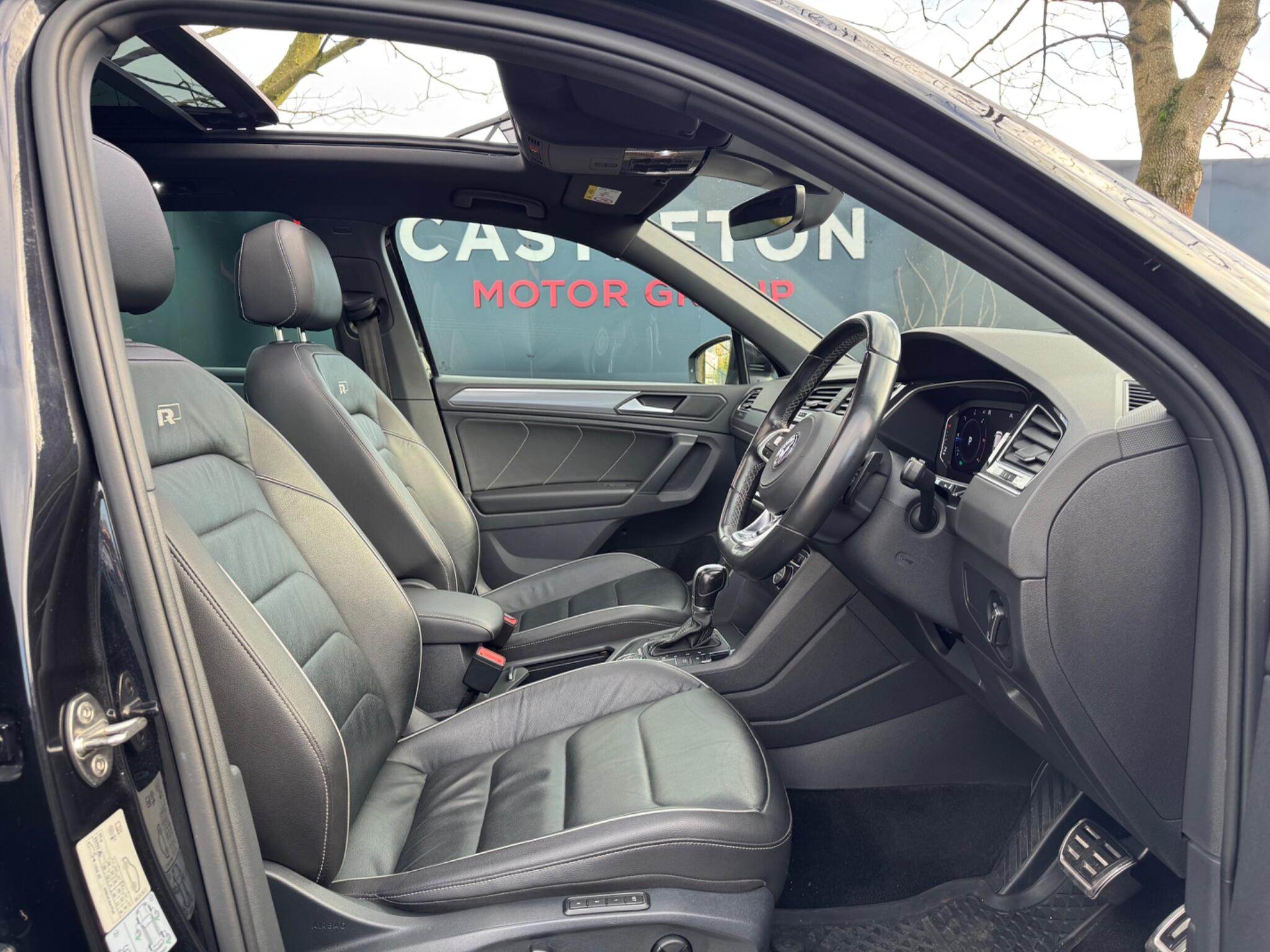 Volkswagen Tiguan - Image 25