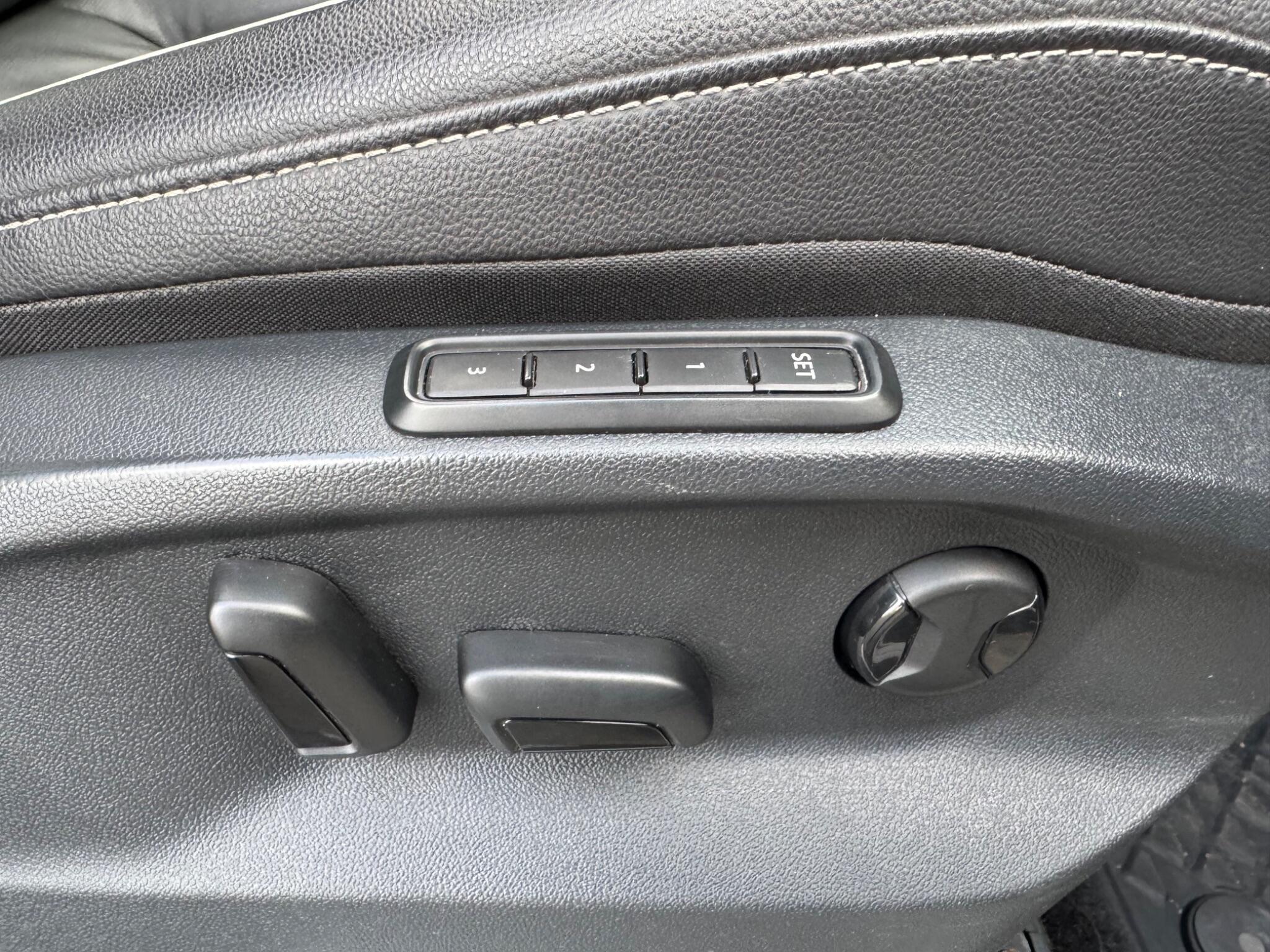 Volkswagen Tiguan - Image 27