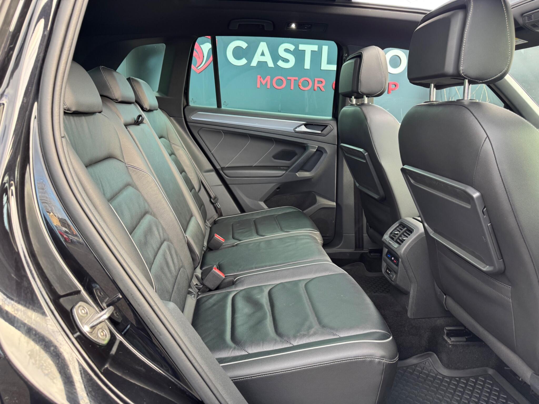 Volkswagen Tiguan - Image 30