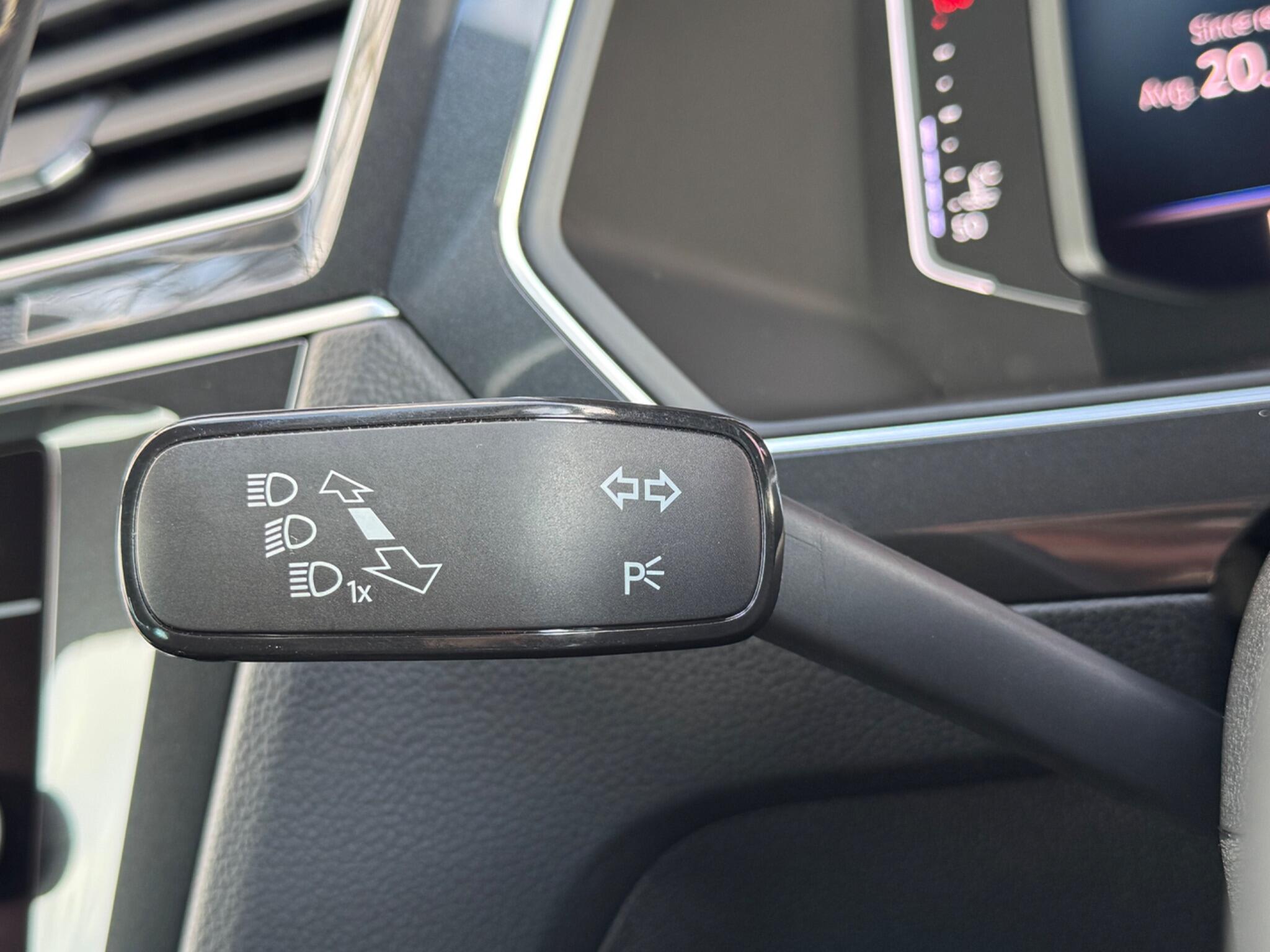 Volkswagen Tiguan - Image 34