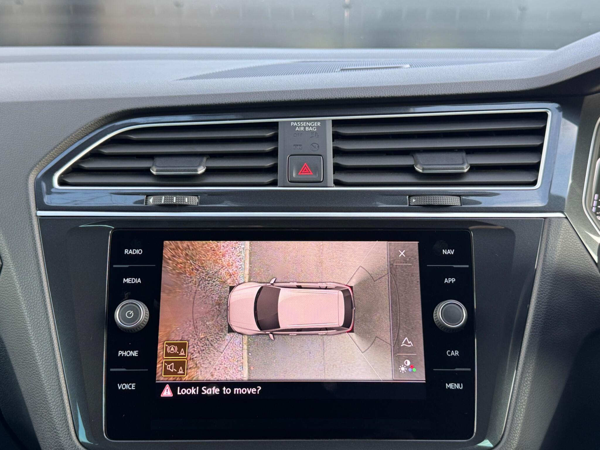 Volkswagen Tiguan - Image 47