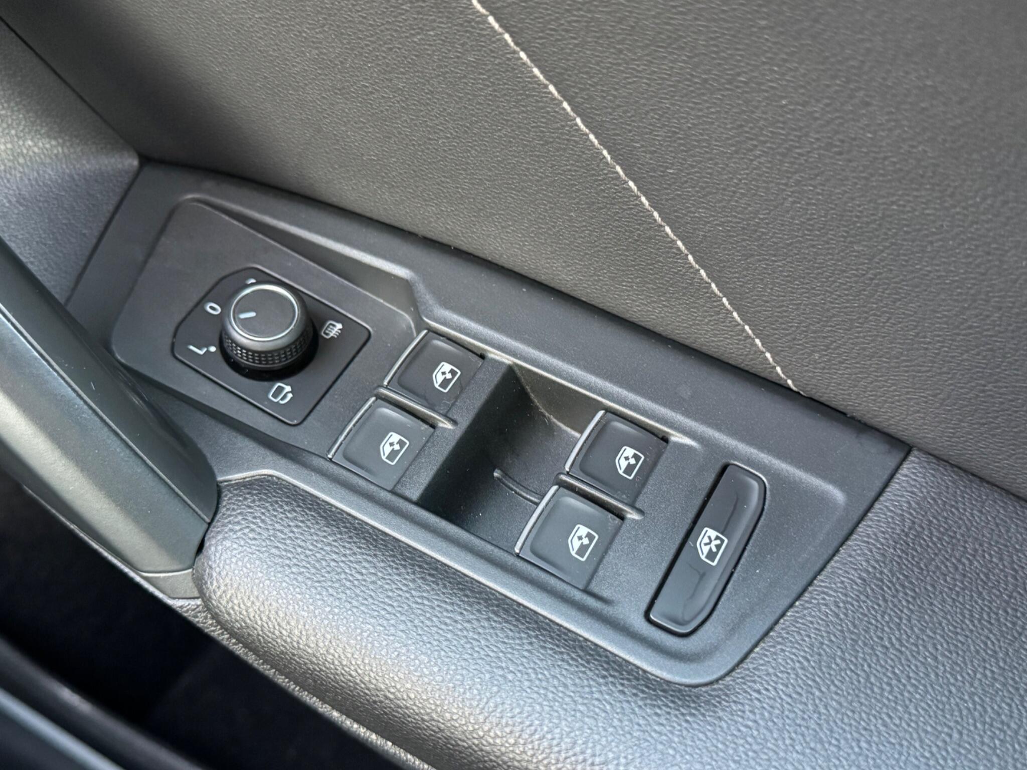 Volkswagen Tiguan - Image 57