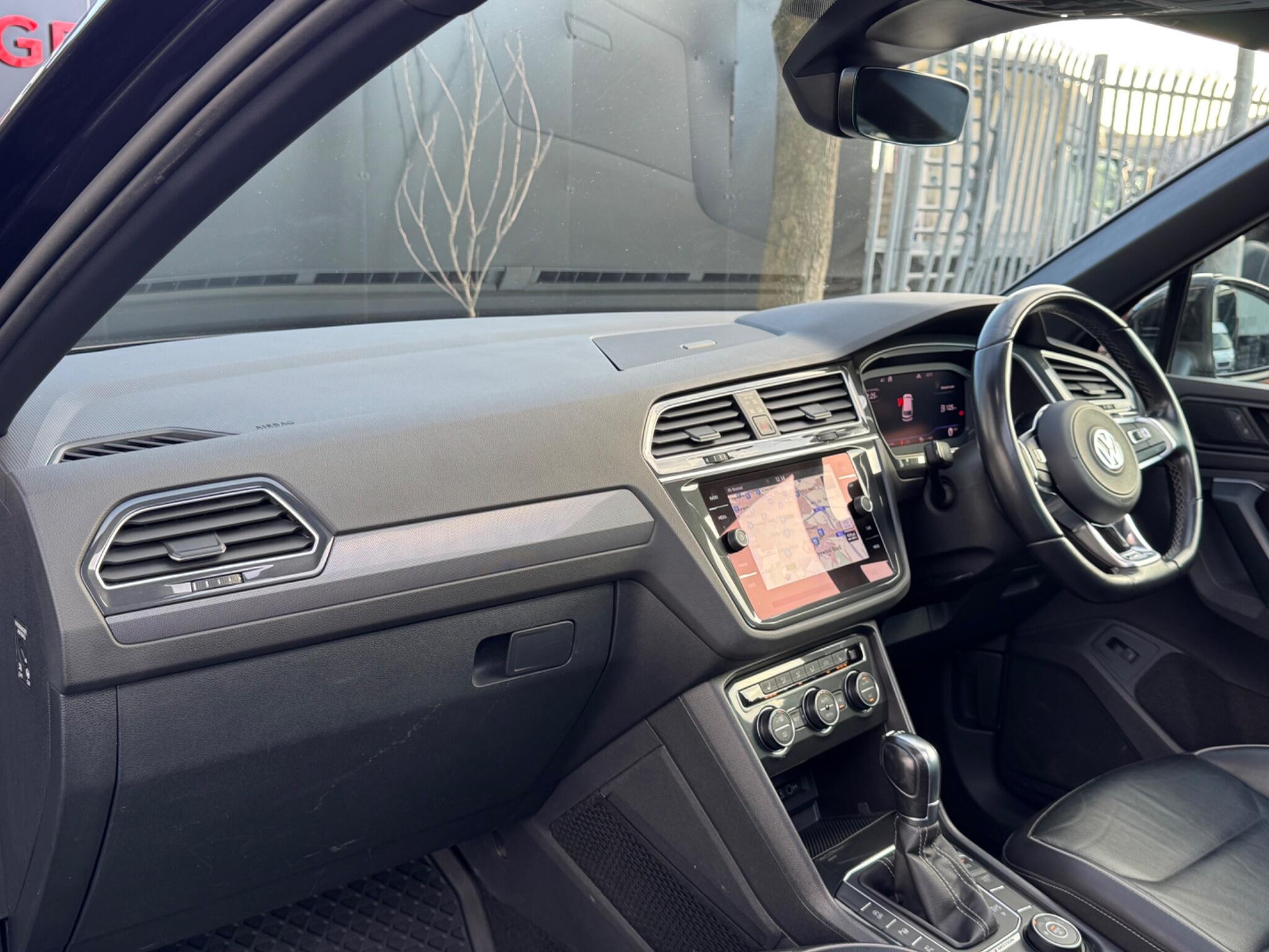 Volkswagen Tiguan - Image 63