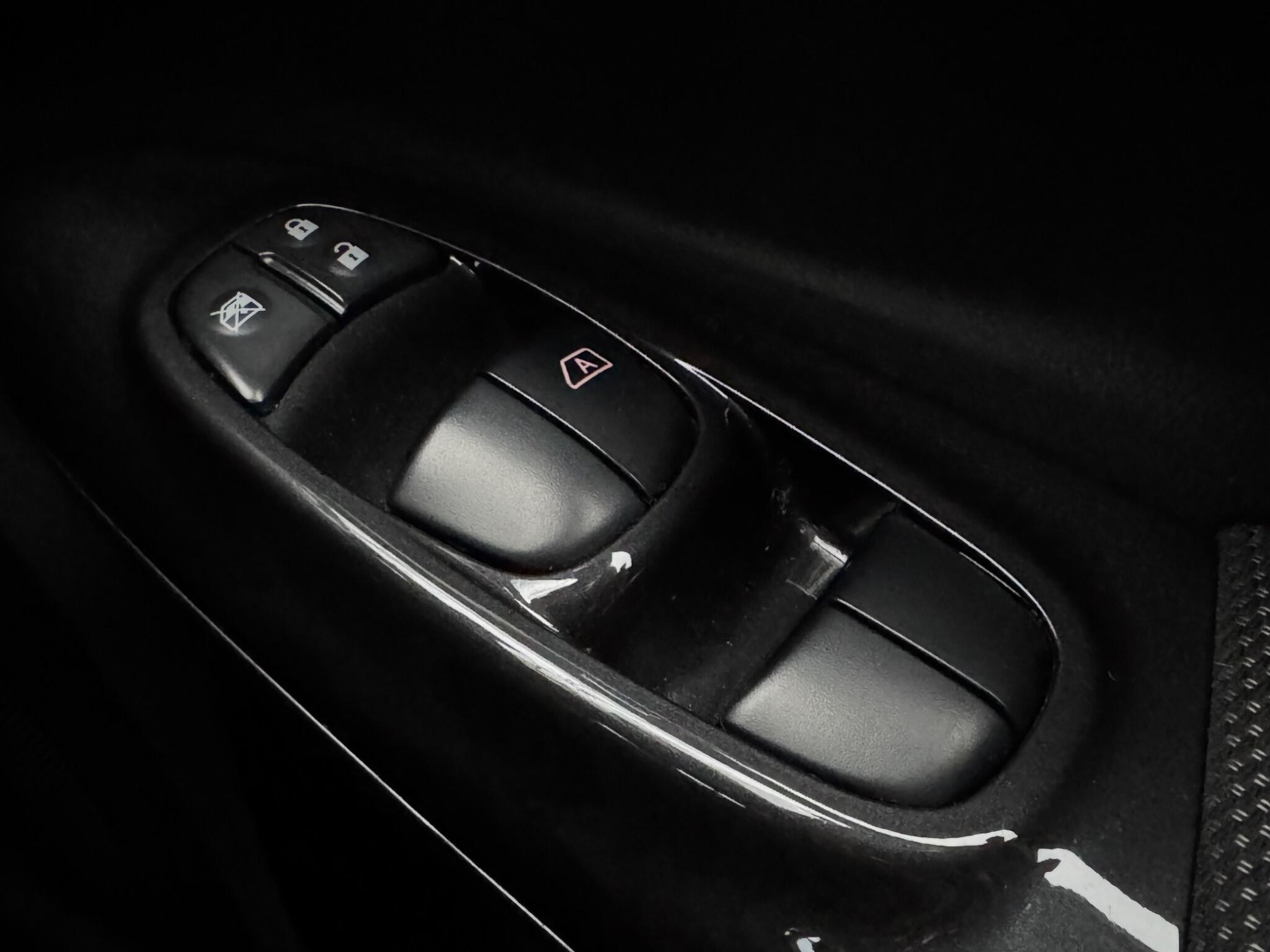 Nissan Juke - Image 31