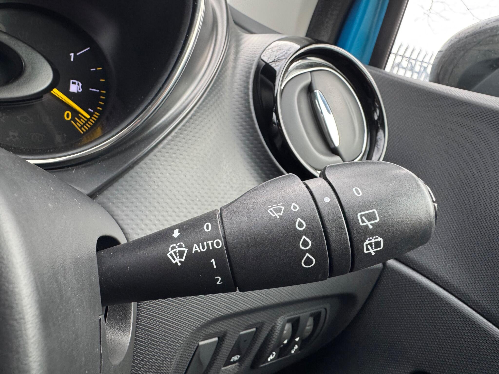 Renault Captur - Image 25