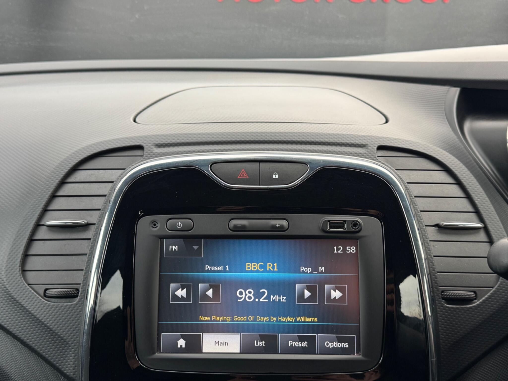 Renault Captur - Image 39