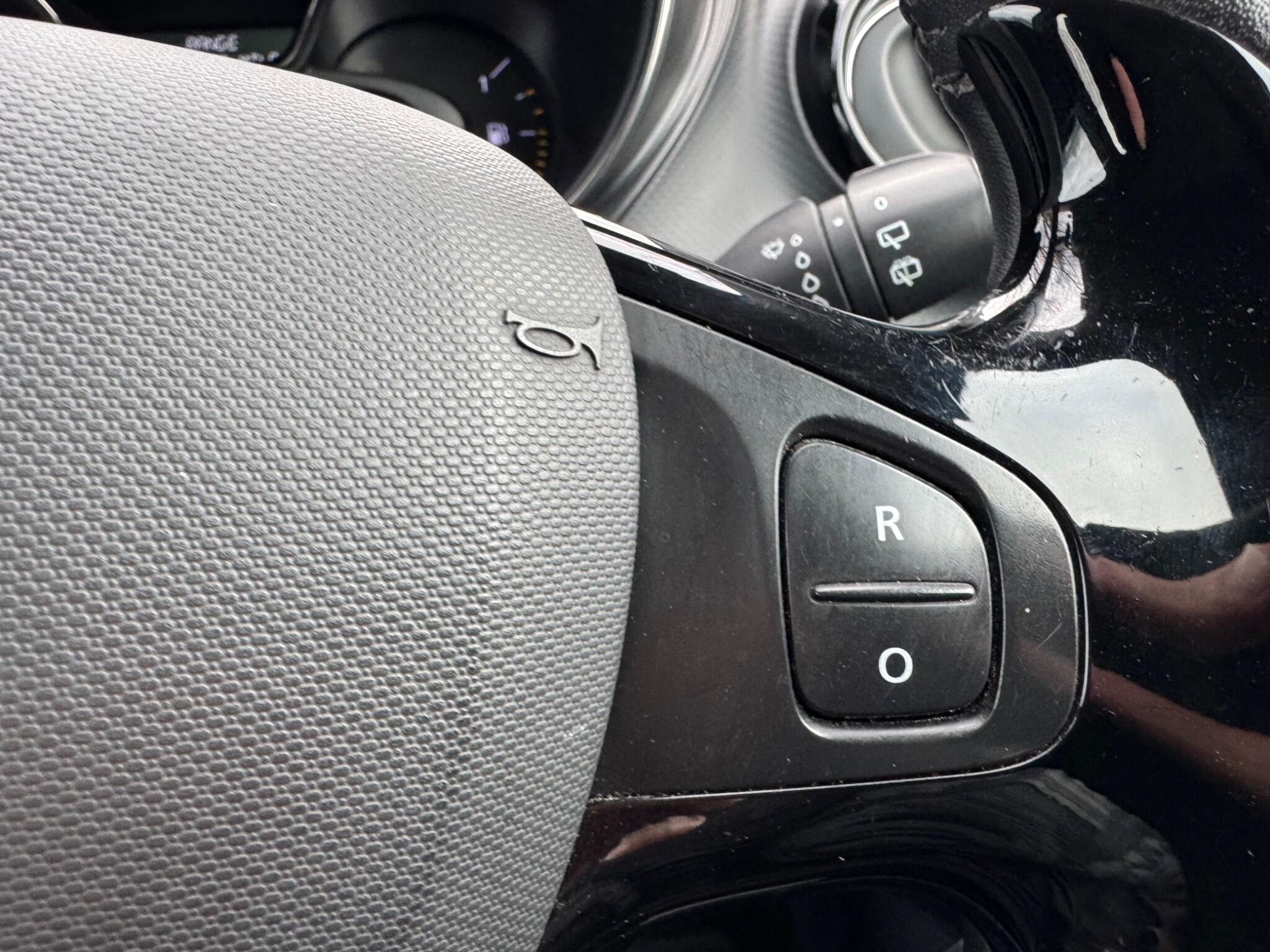 Renault Captur - Image 30