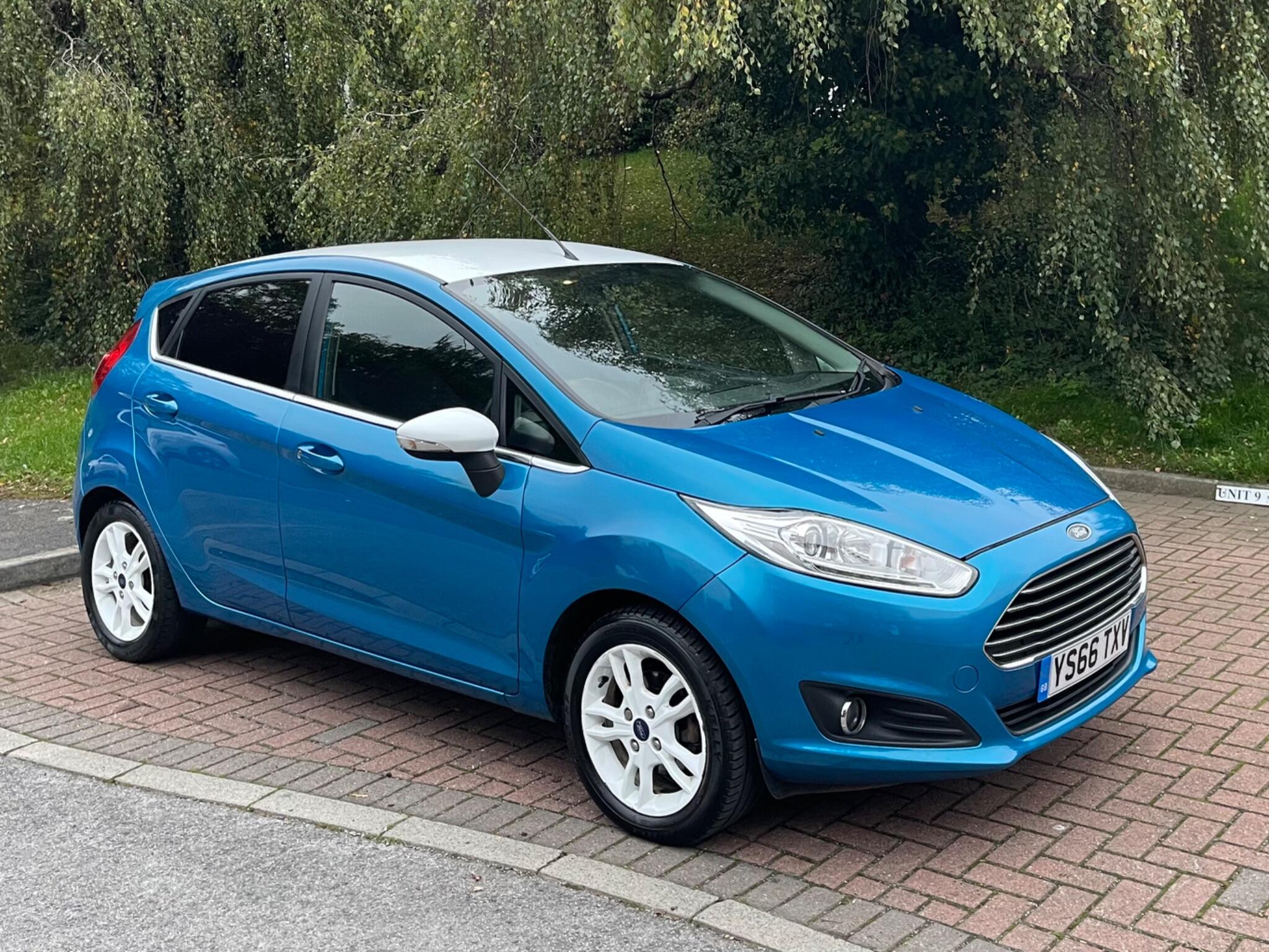 Ford Fiesta - Image 22