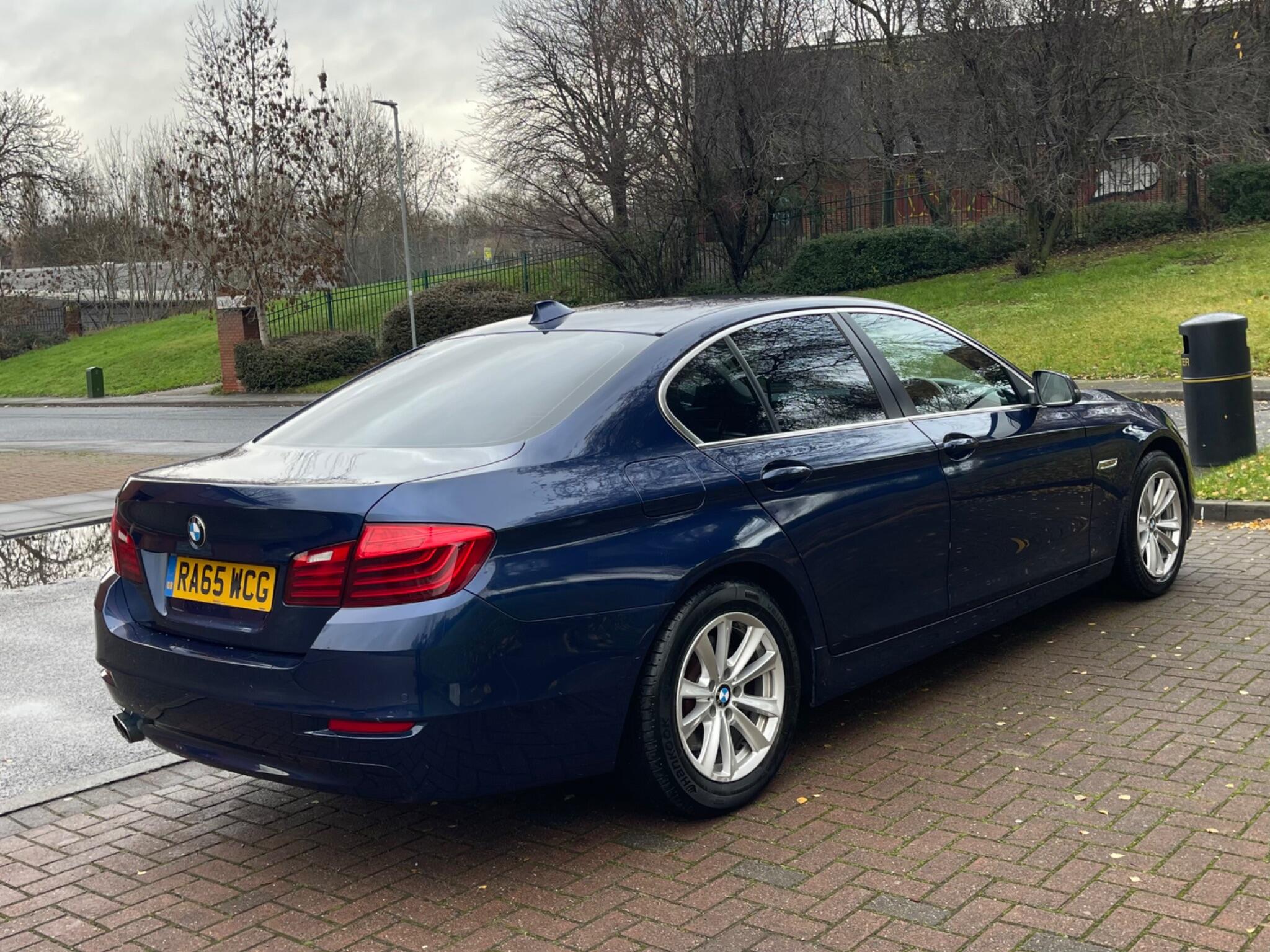BMW 5 Series - Image 11
