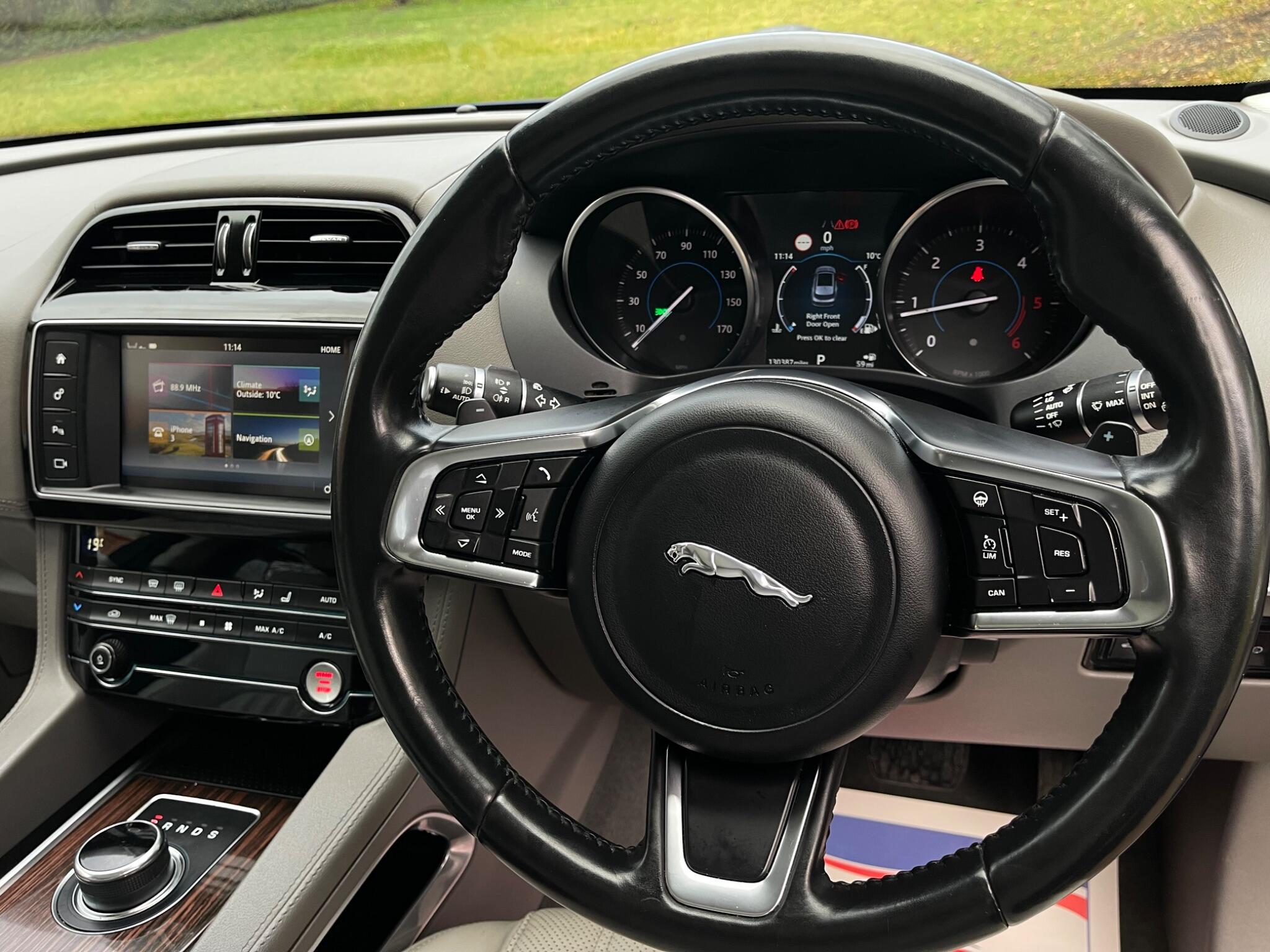 Jaguar F-Pace - Image 34