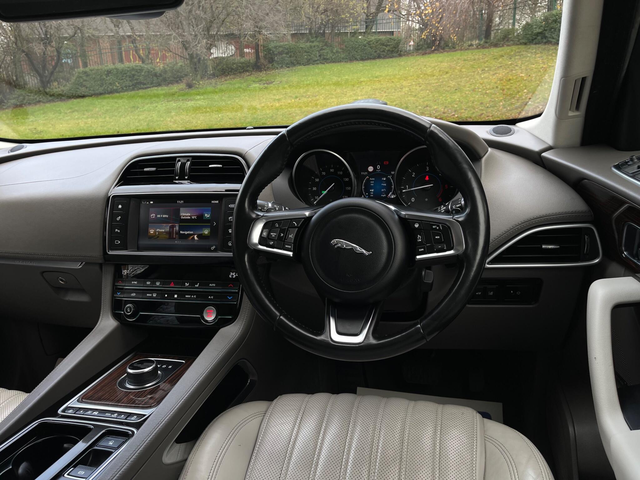 Jaguar F-Pace - Image 48