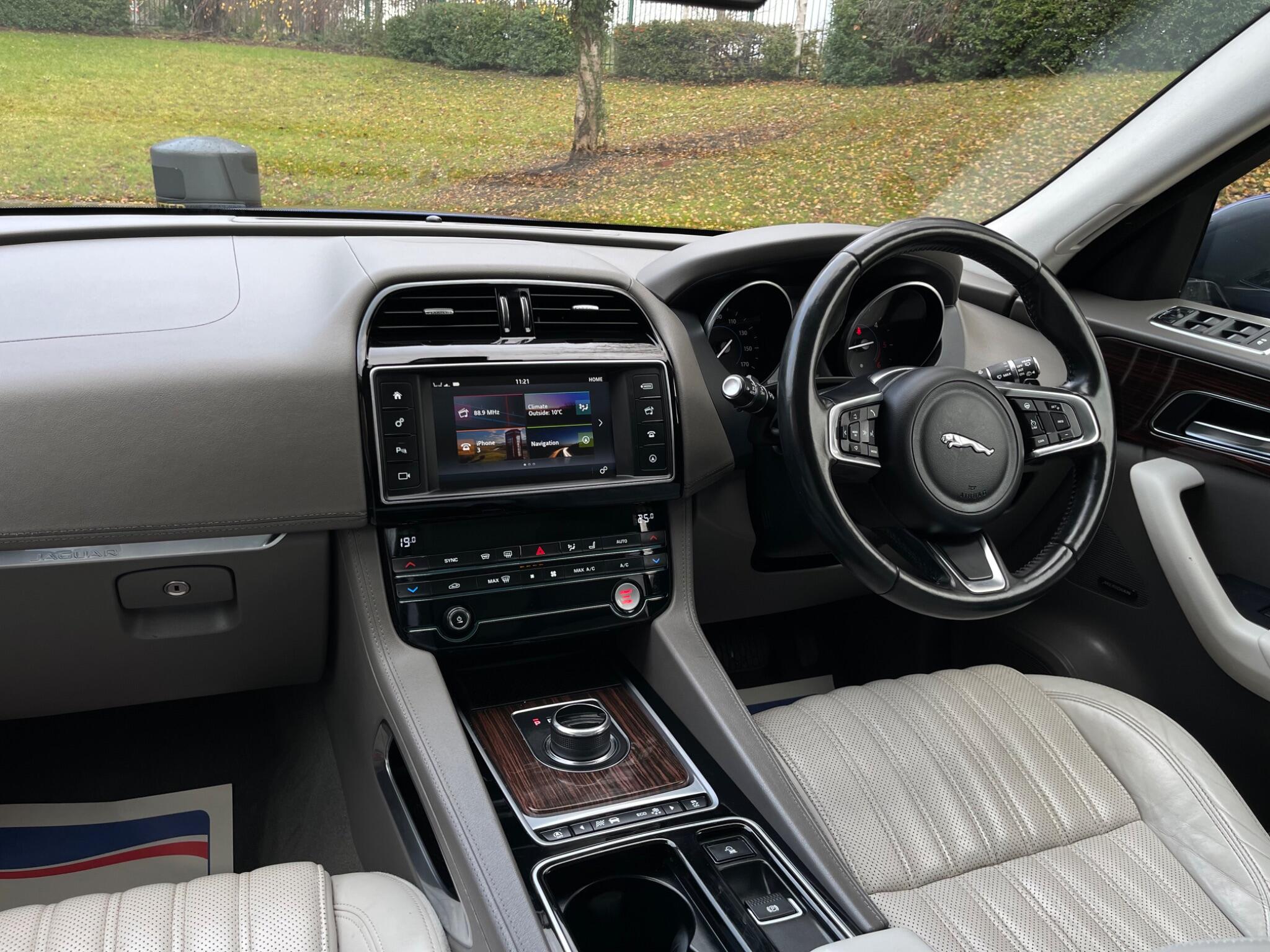 Jaguar F-Pace - Image 50