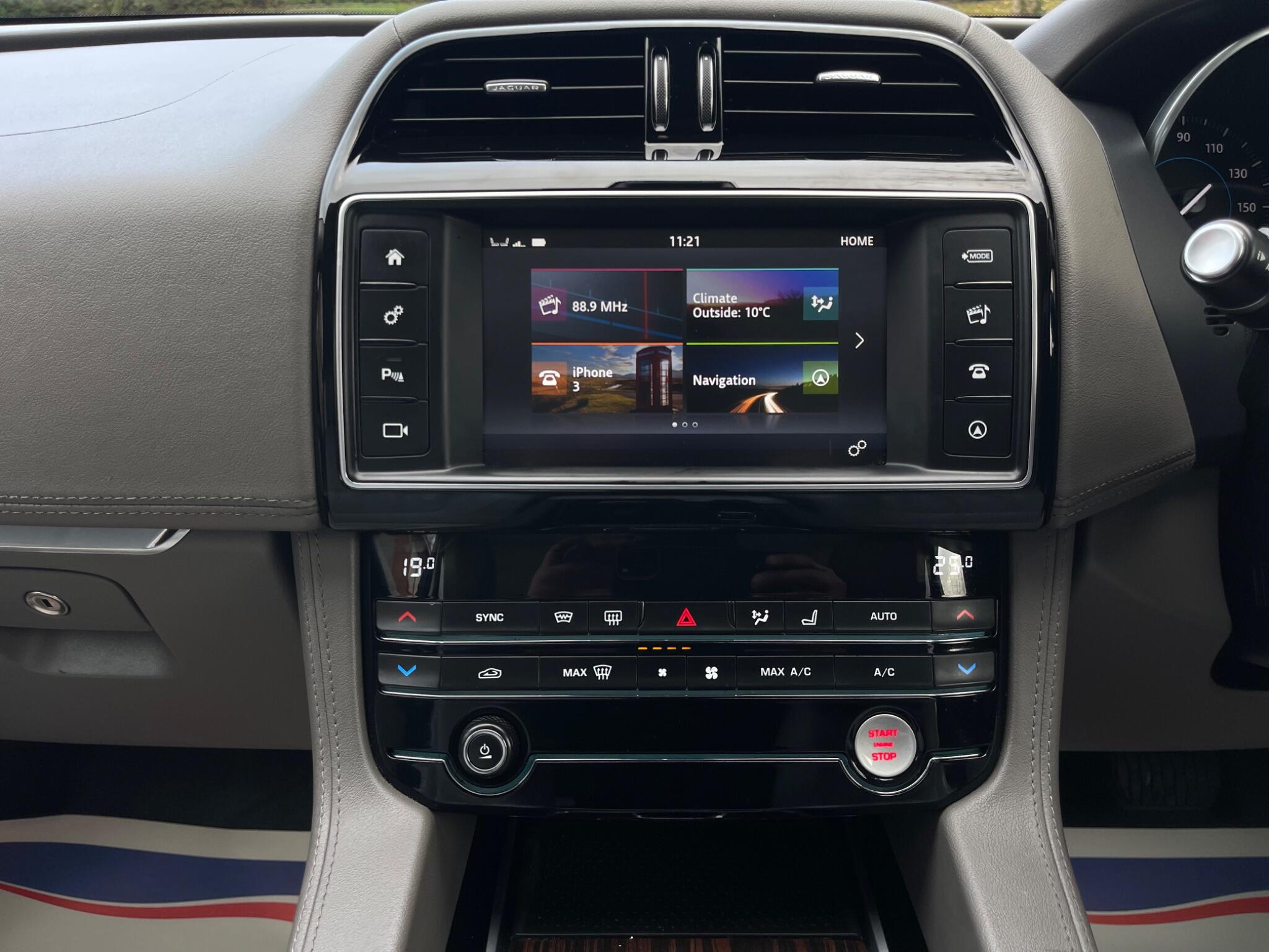 Jaguar F-Pace - Image 52