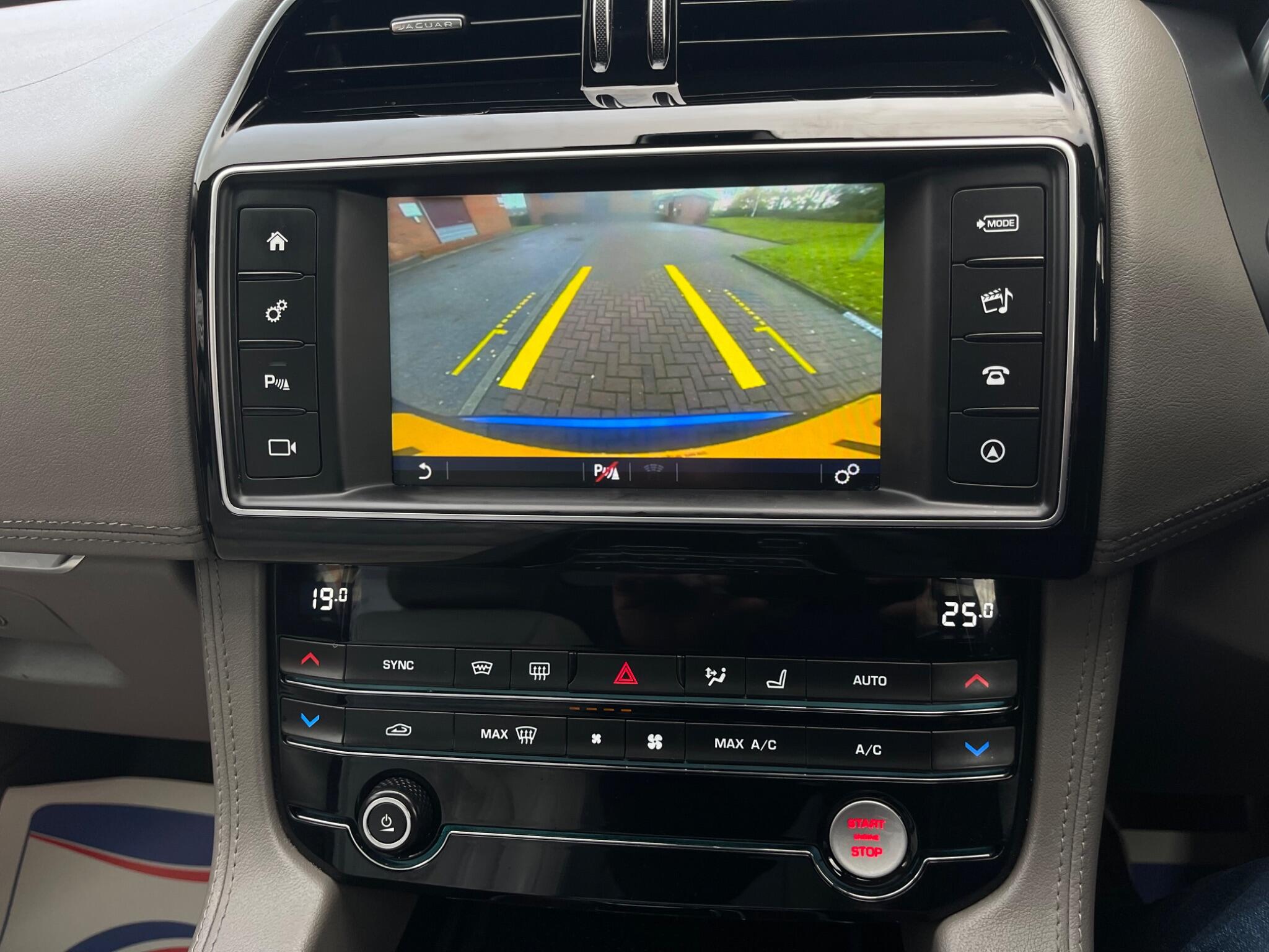 Jaguar F-Pace - Image 58