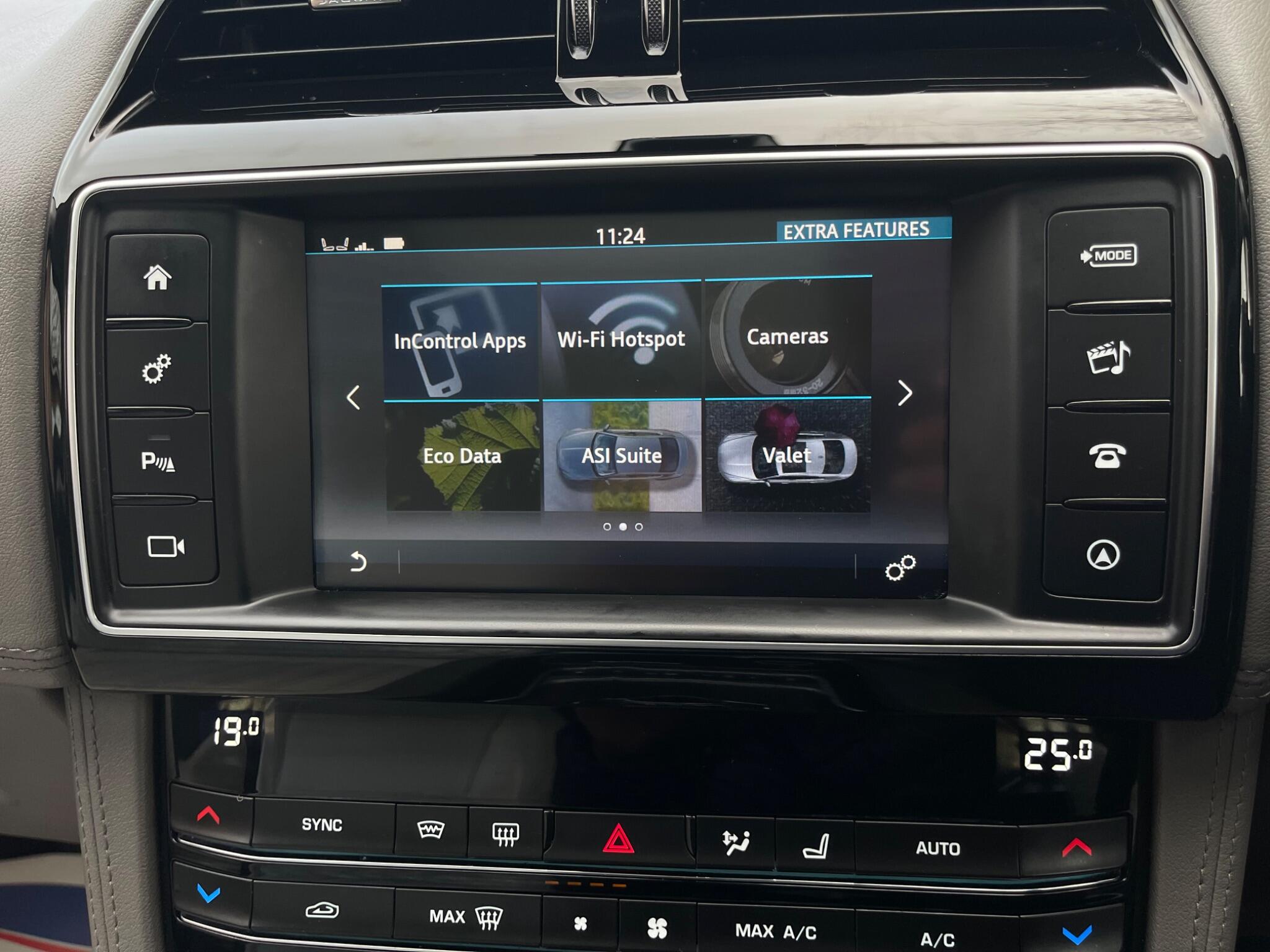 Jaguar F-Pace - Image 59