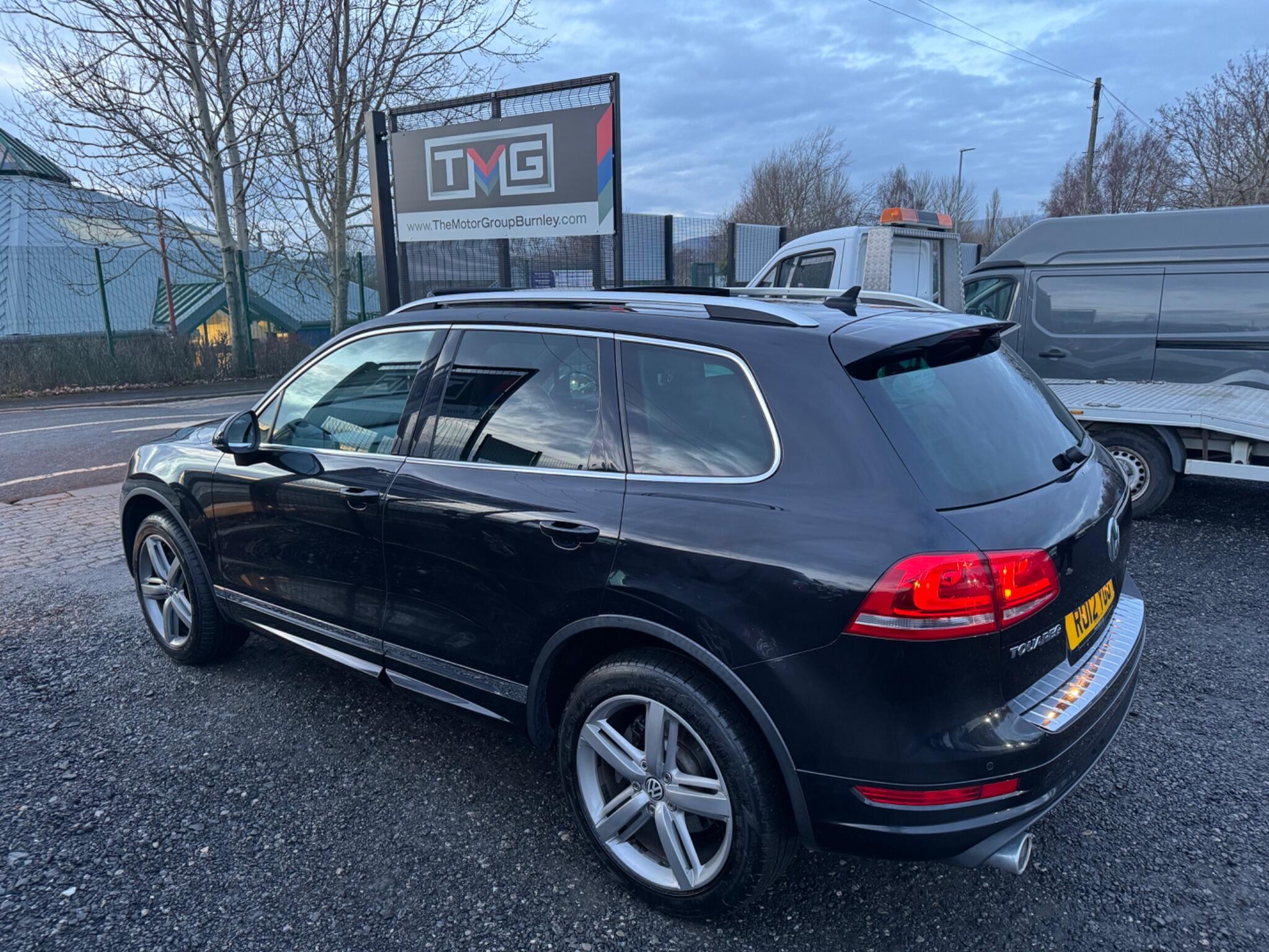 Volkswagen Touareg - Image 13