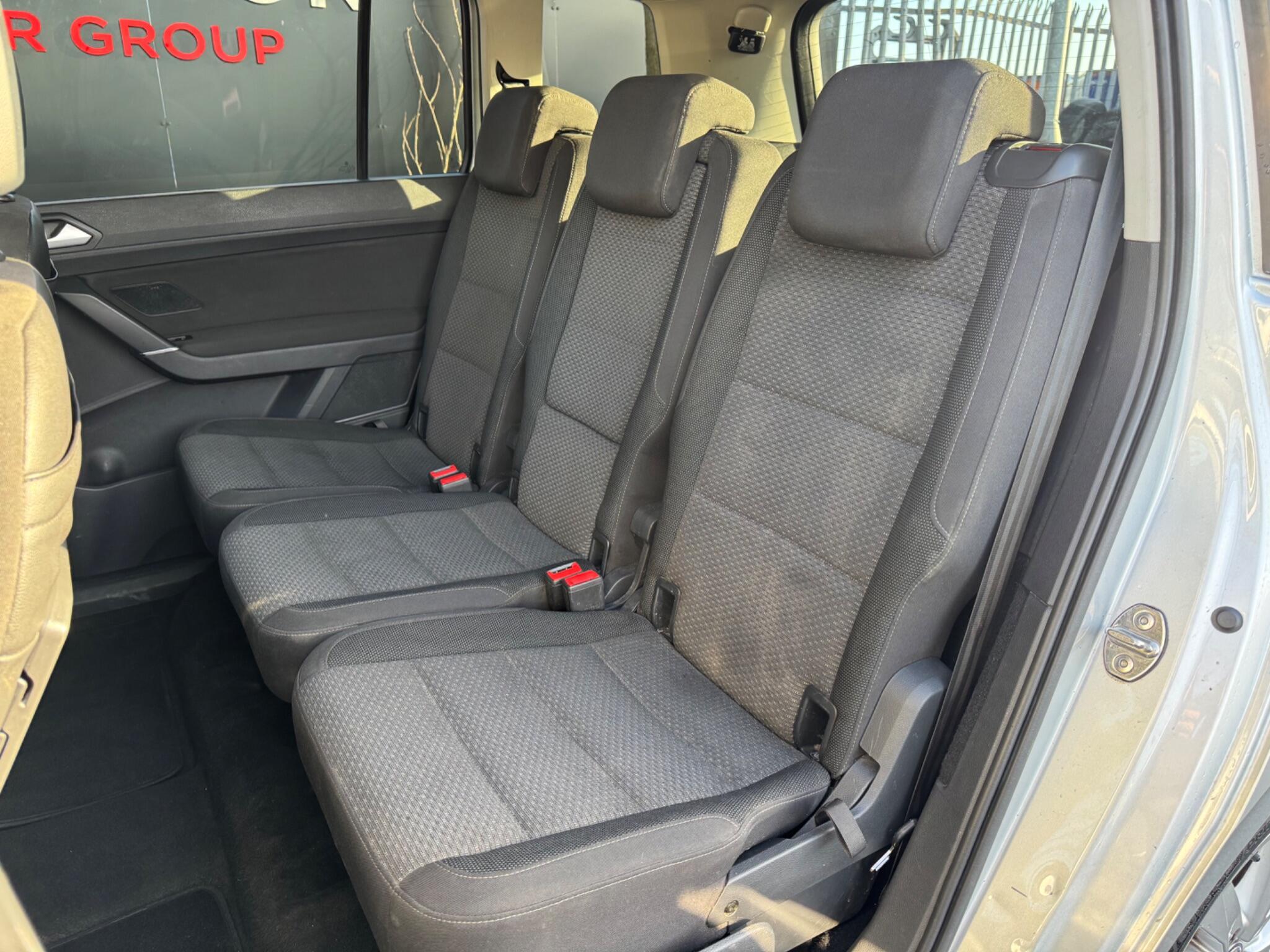 Volkswagen Touran - Image 18
