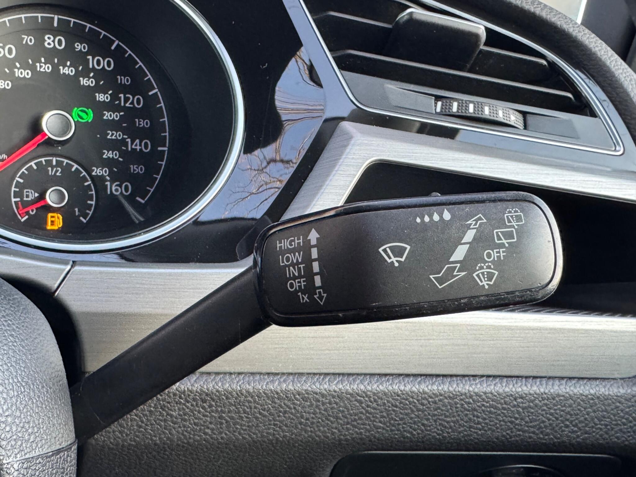 Volkswagen Touran - Image 22